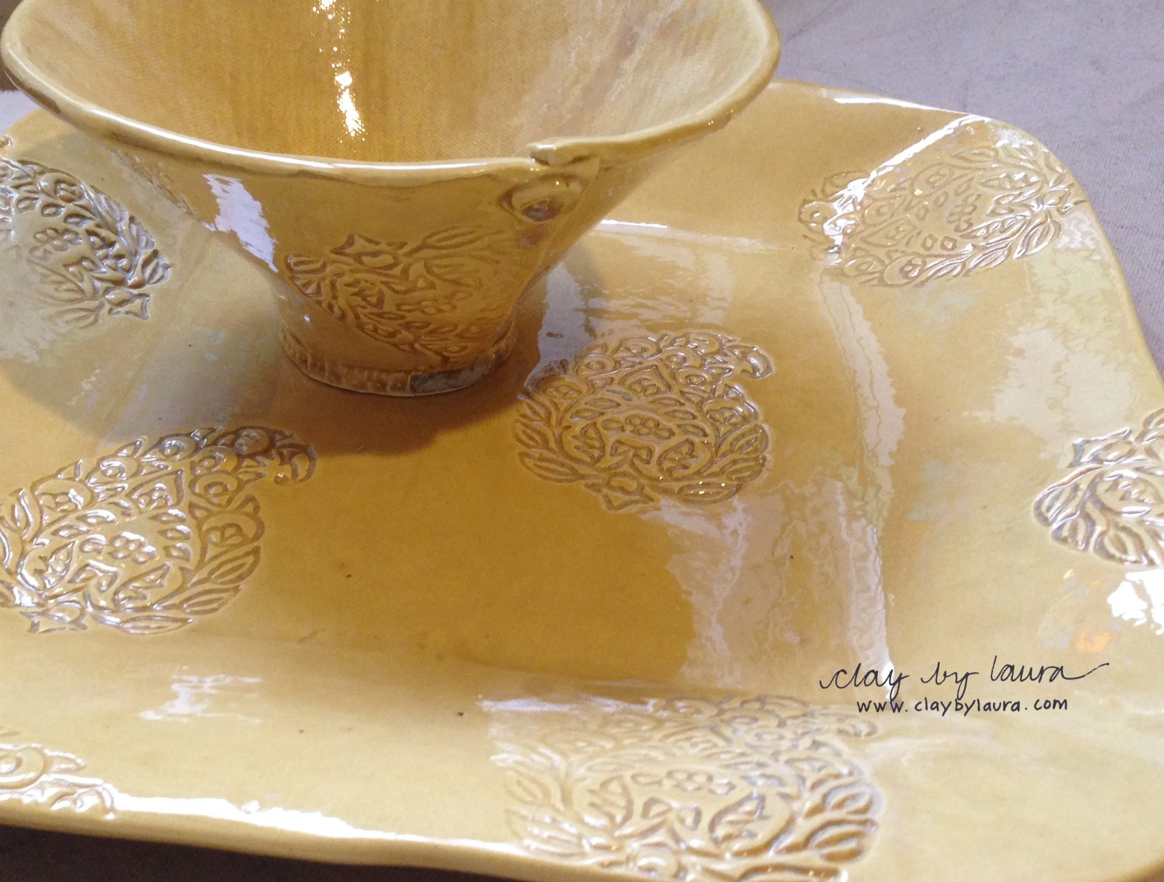 This custom bowl and square platter are ready for a wedding gift. 