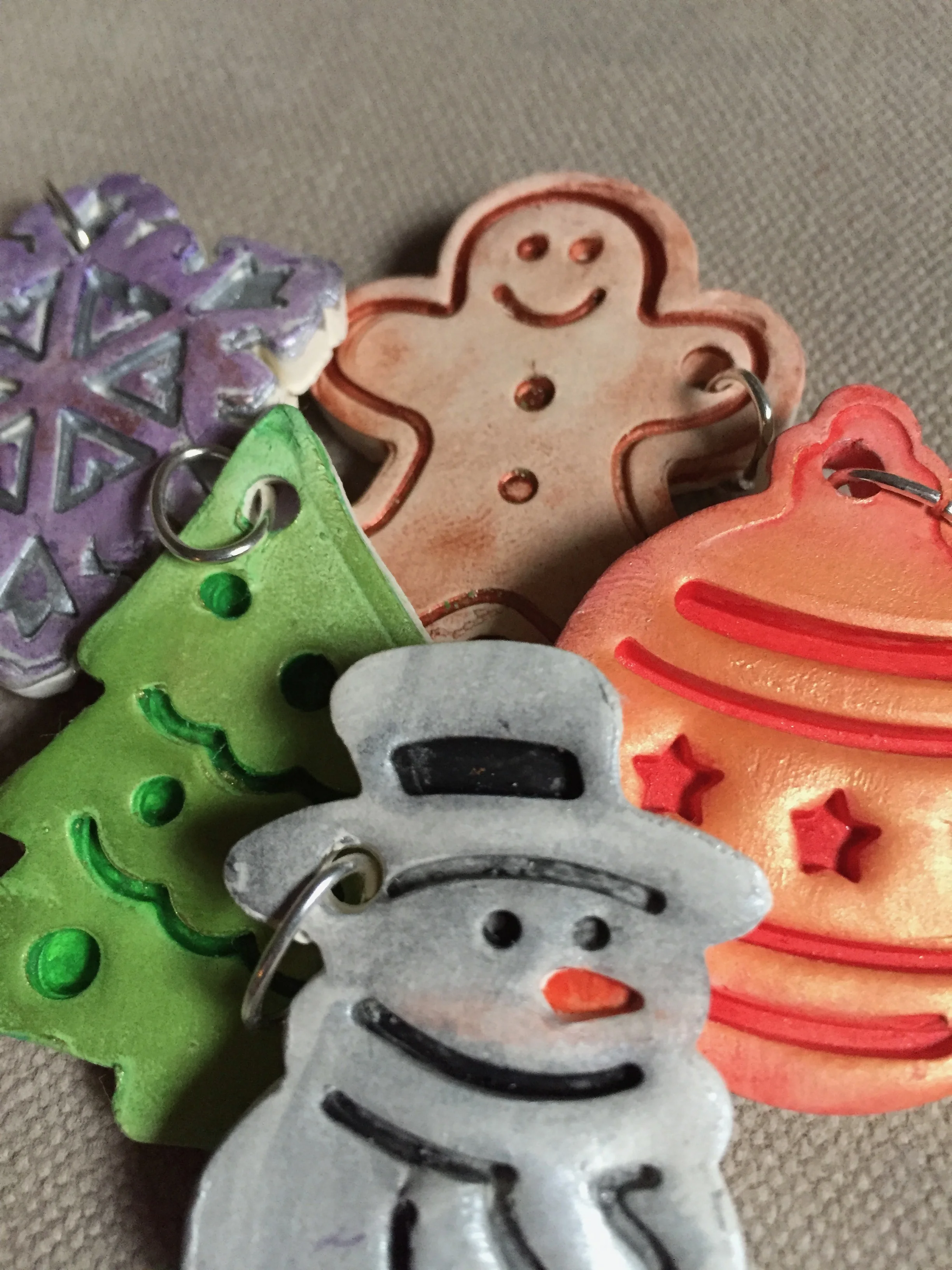 The prototype of these little holiday tags is complete. I'll sell them in sets. They can be used to decorate a gift with a handwritten personal message on the back. The recipient can treasure this keepsake for years to come! Now I'm working on how to package them. It's one more factor that goes into completion before I sell and influences the end price. 