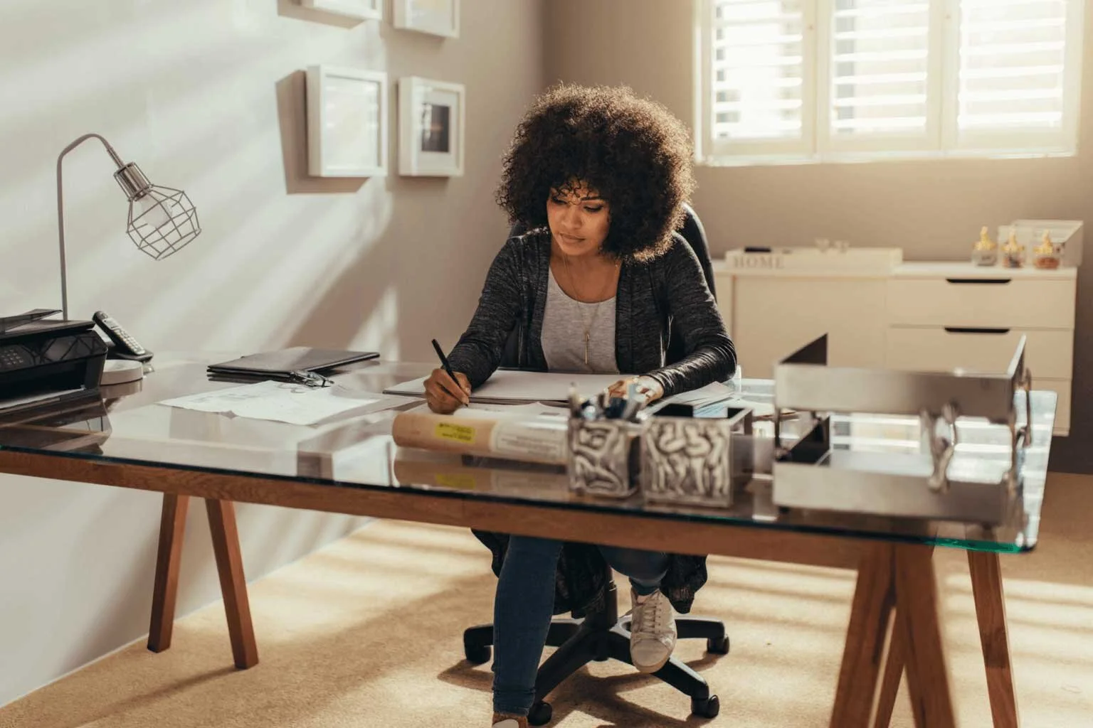 5 Ways Hiring a Virtual Assistant Can Boost Your Business