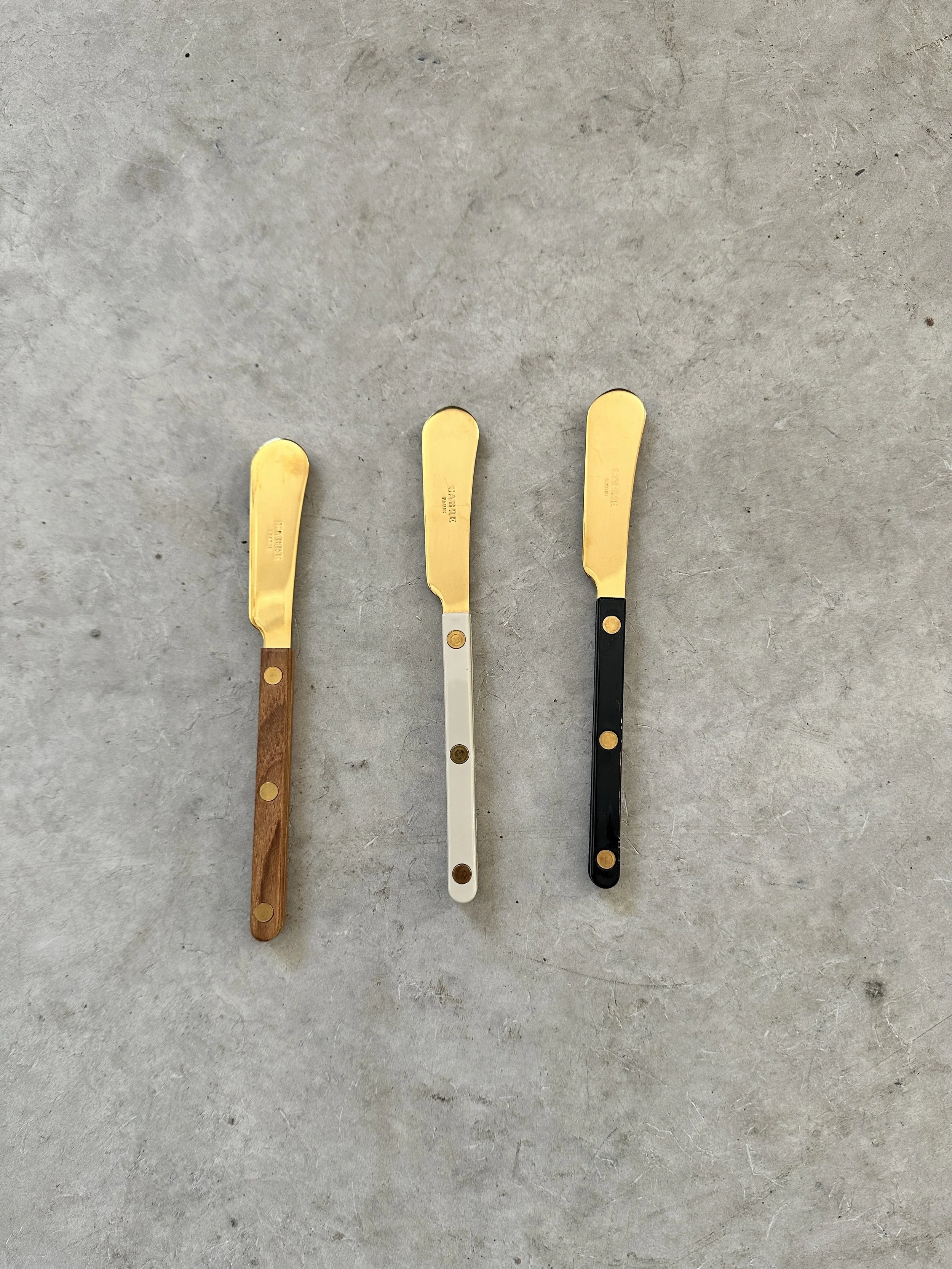 sabre butter spreader - gold