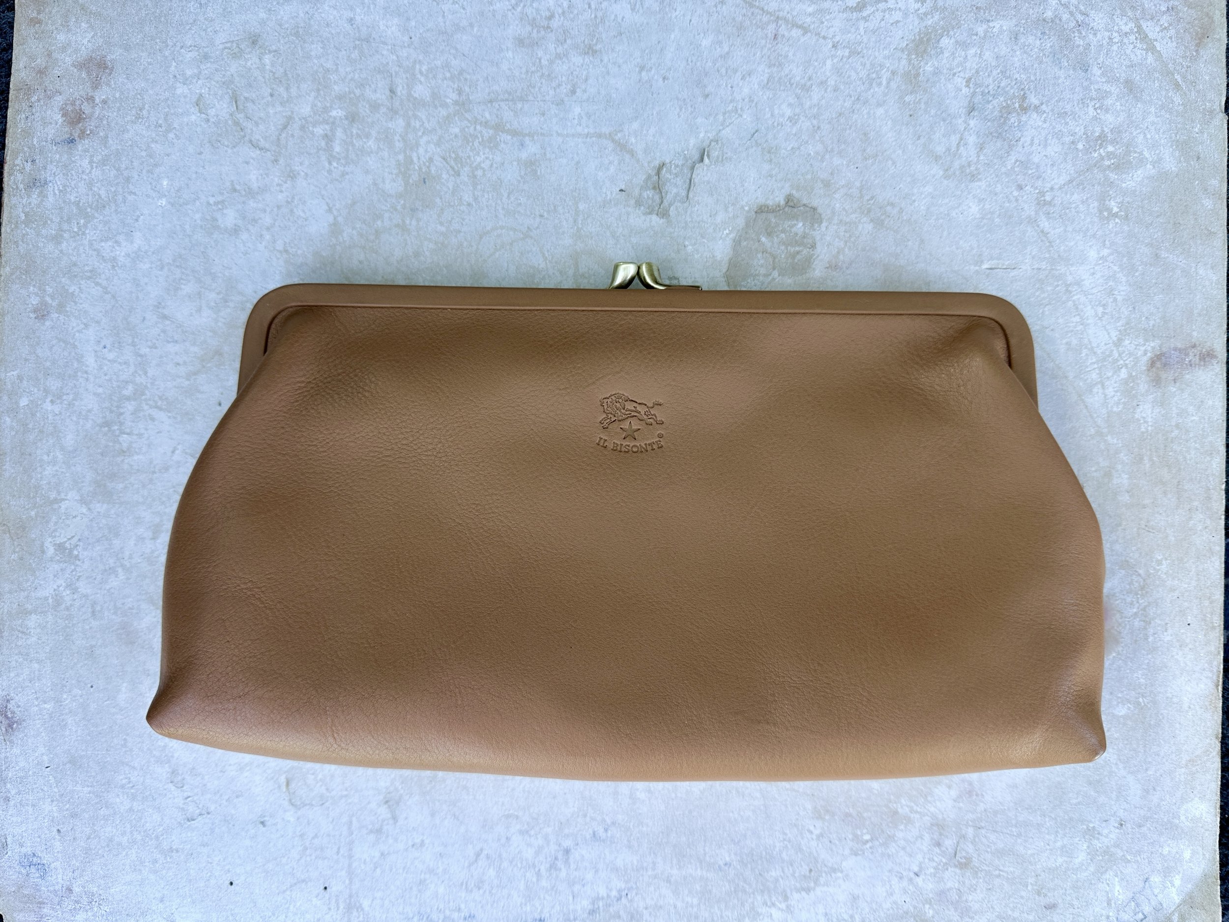 il bisonte leather clutch gianduia