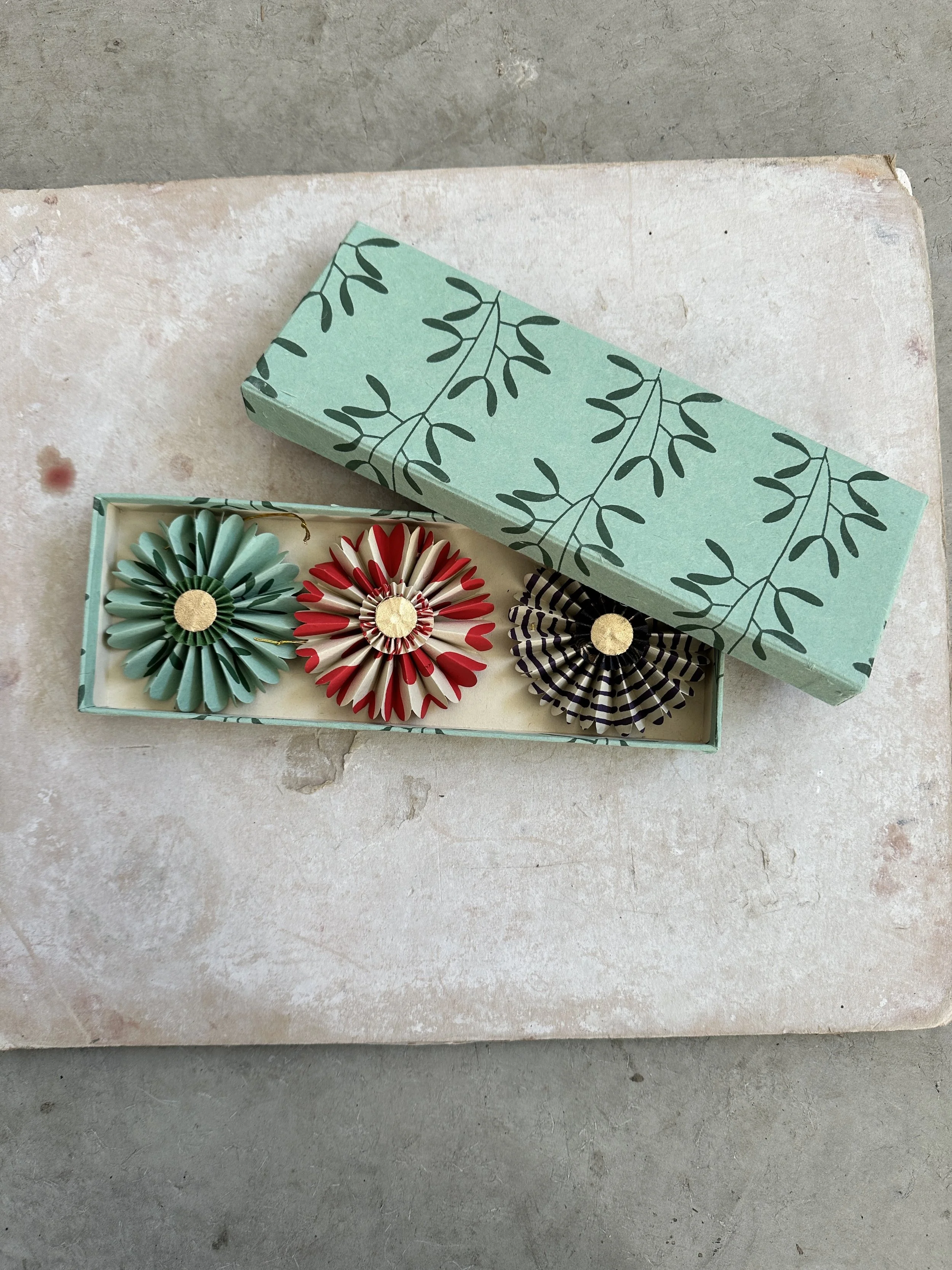 pinwheel holiday paper ornaments - set of 3