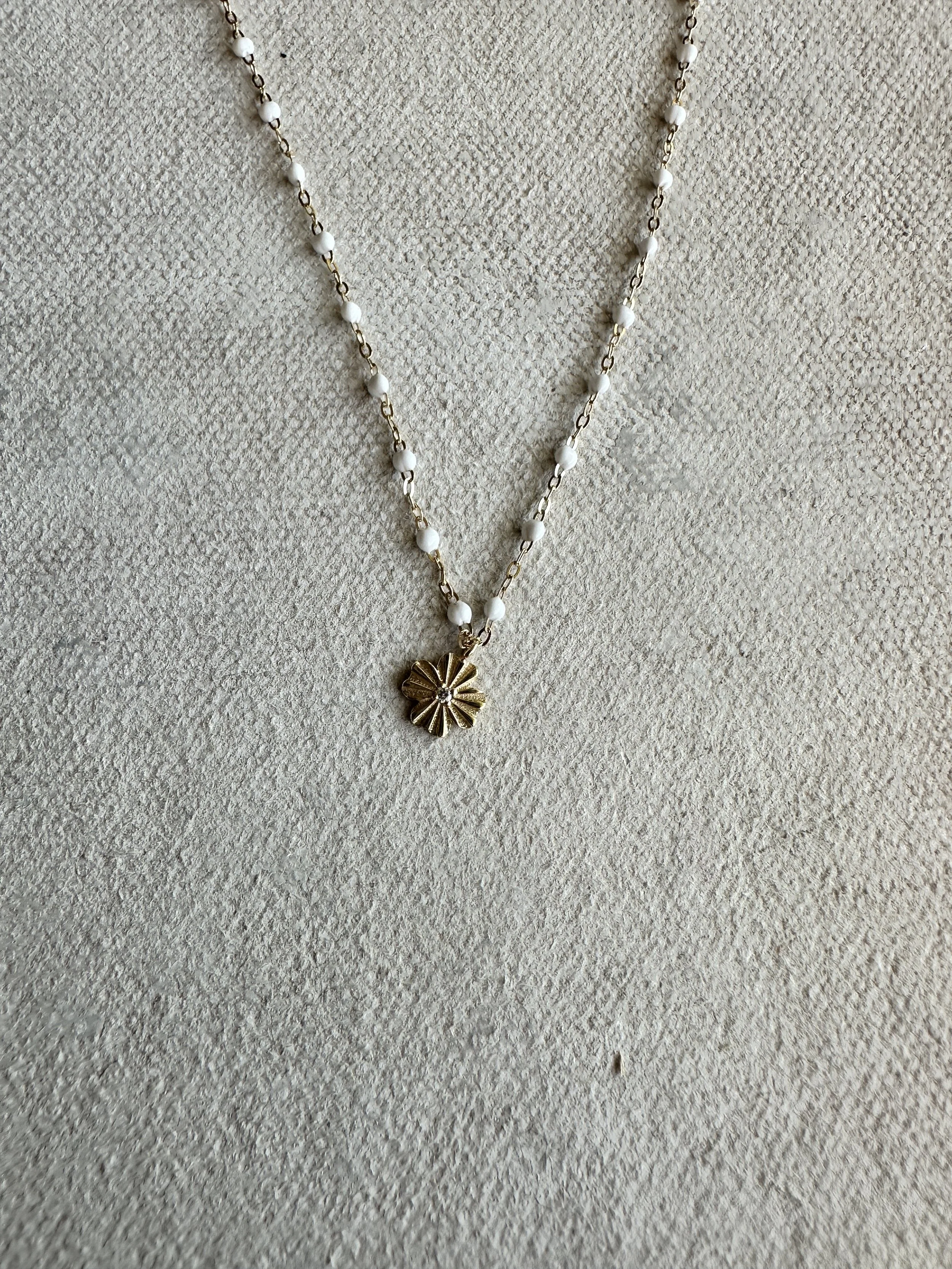 gigi clozeau clover lumiere necklace white