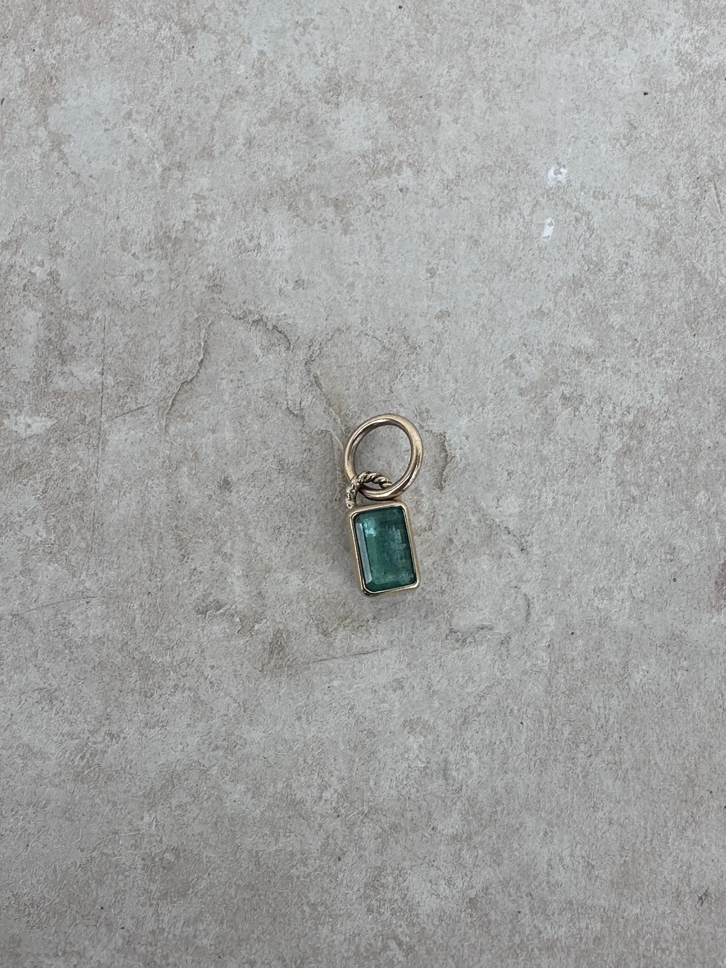 tina negri emerald twisty pendant
