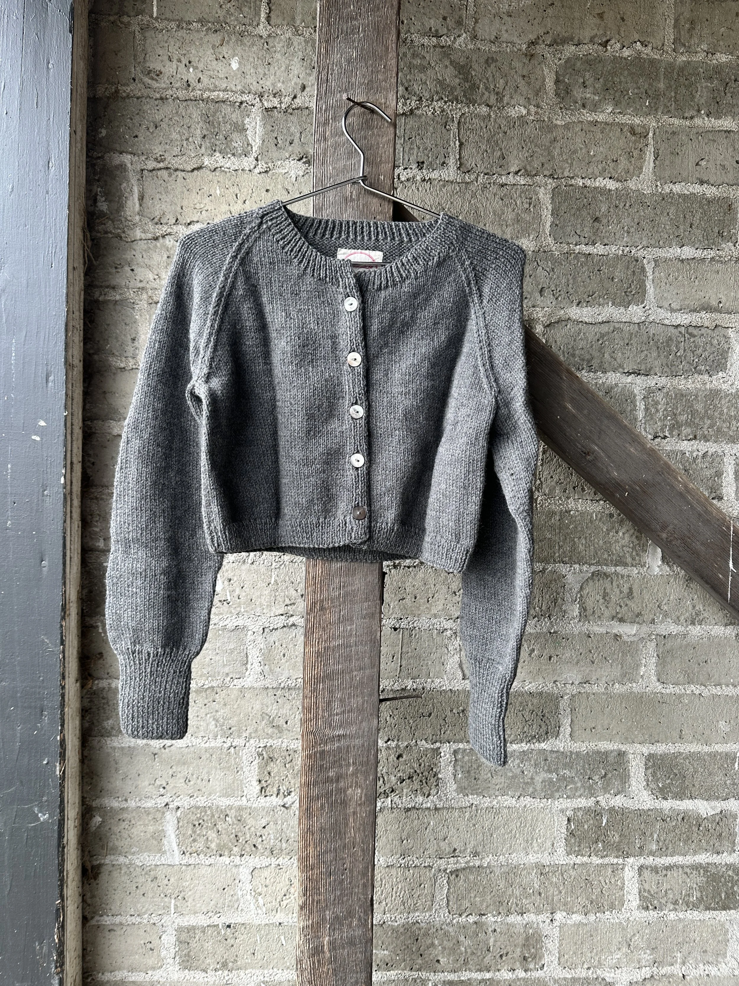 auntie oti merino wool cardigan -grey