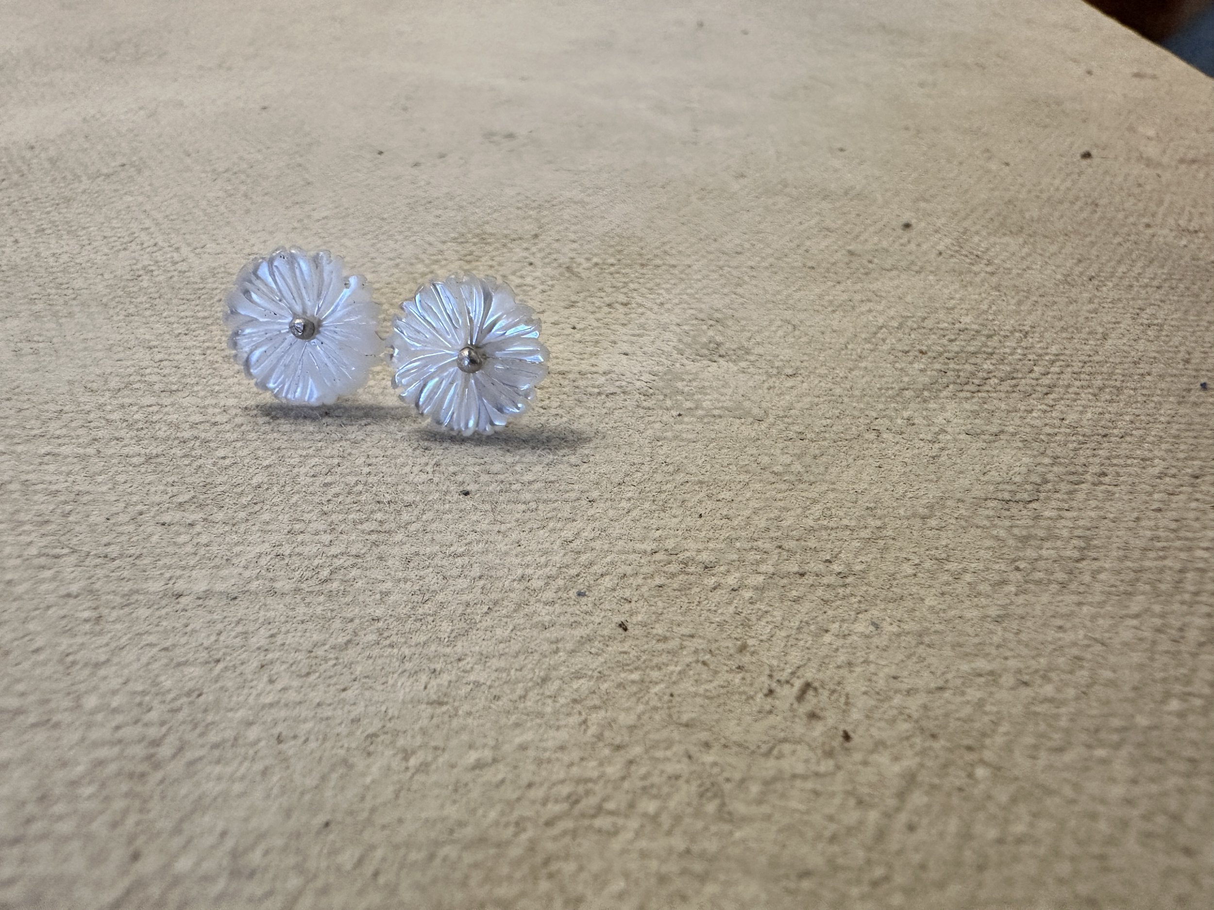 river song white chrysanthemum flower post earrings