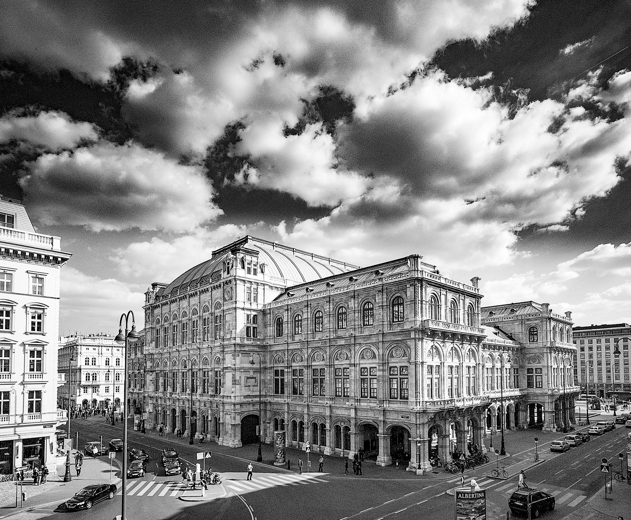 Wiener Staatsoper Leica Monochrom by Eric Berger