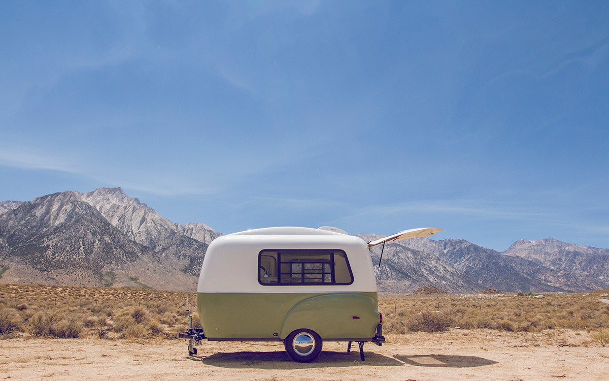 Mt_Whitney_Side_Panoramic_Distance.jpg