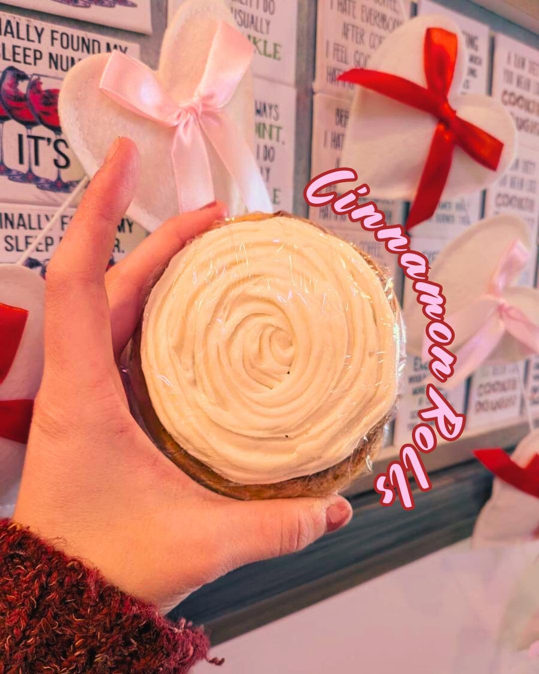 DREAMY!!😍😍 Once you get one little taste of our cinnamon rolls, you&rsquo;ll fall head over heels in love!!!💕 

#manitou #manitousprings #coloradosprings #coloradosmallbusiness #reddogcoffee #coffee #latte #cinnamonroll #sweets #manitoucoffee