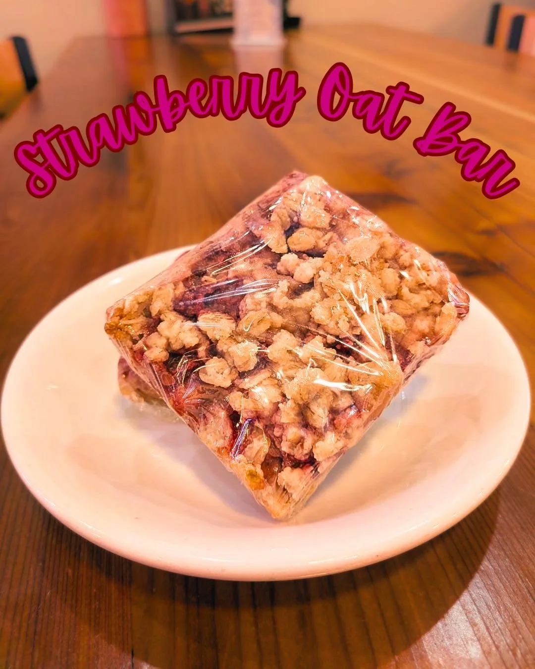 We all know and love the blueberry oat bar, but now there&rsquo;s a new cowboy in town&hellip;.the strawberry oat bar!!! 🤠🍓 Everything you love about the blueberry oat bar but with a delicious, house made, strawberry filling 😍😍🤤

#manitou #manit