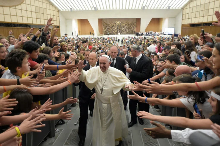 Pope-with-youth-©-LOsservatore-Romano.jpg