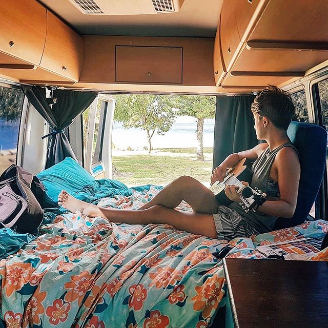 (1 of 3) Meet Kate + Jot (@theroadhousecoasters), originally from the UK and now living in Oz
.
They&rsquo;ve been living and traveling in their Toyota Coaster across the vast Australian continent for the past 18 months
.
Follow them @theroadhousecoa