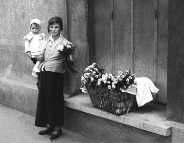 Selling Flowers, Paris 1935