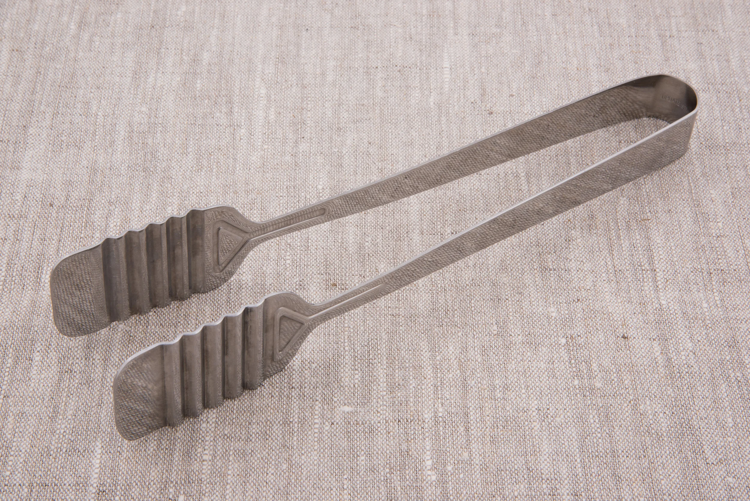 Stainless Steel Crimped Edge Tong (9 in)