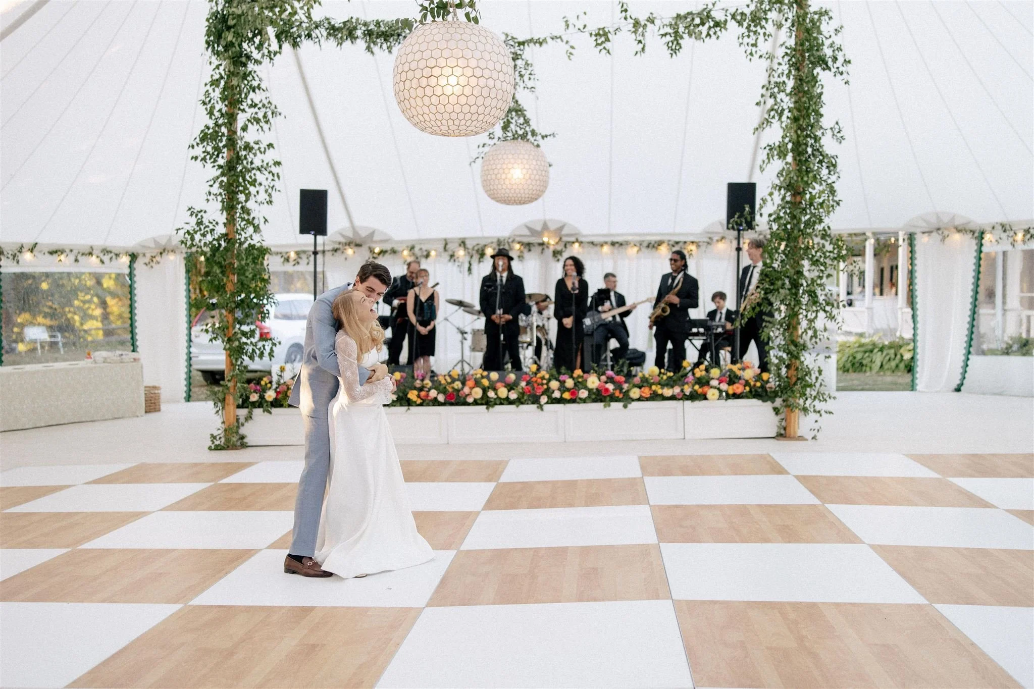 White and wood checkered3.jpg