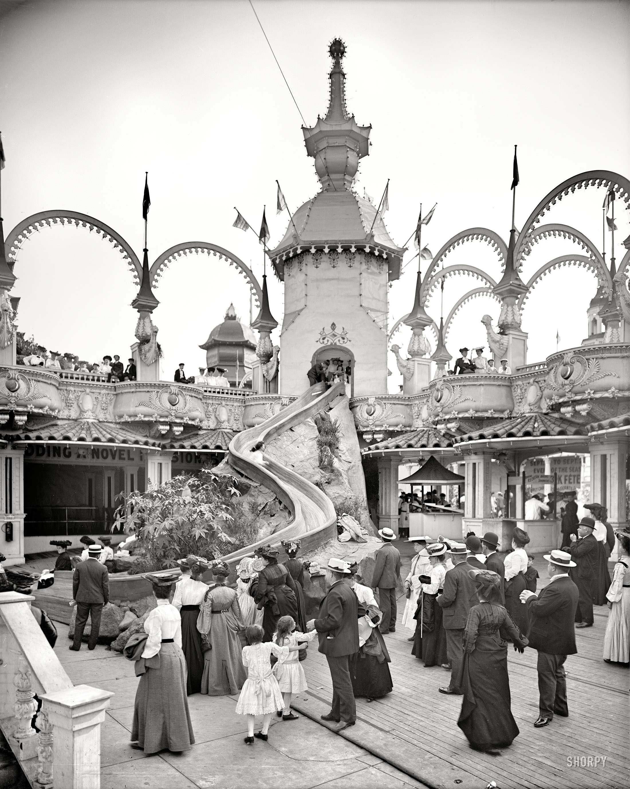  The Helter Skelter Ride, Luna Park, 1905. (h/t Shorpy) 