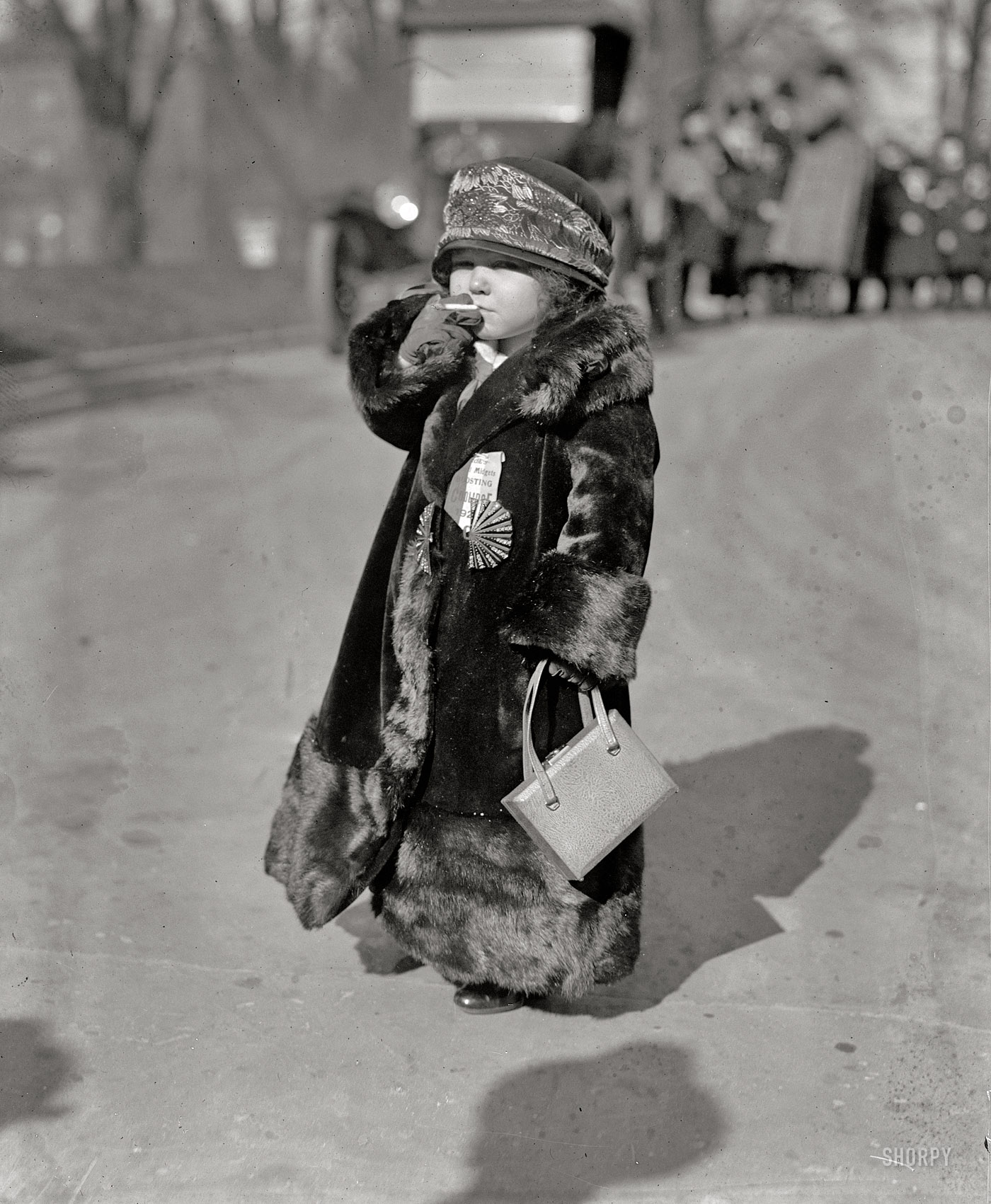  A little person campaigns for Calvin Coolidge, 1924. (h/t  Shorpy ) 