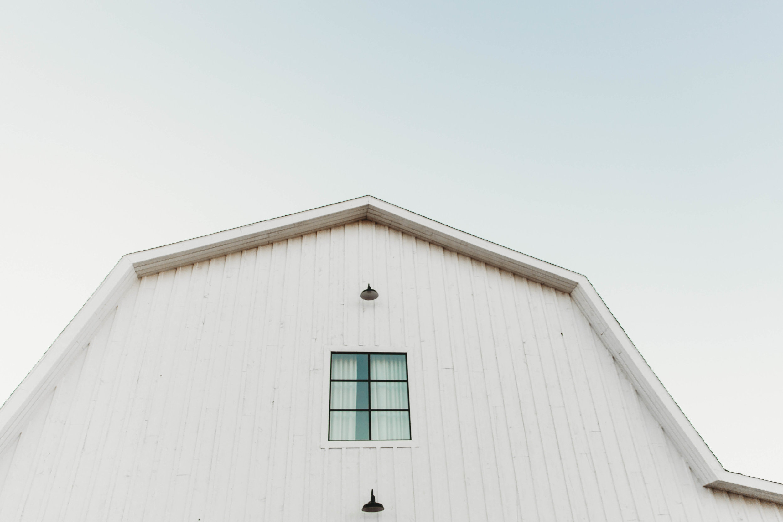 Kendra + Nick -- A White Barn Wedding -- Whitney Justesen Photography-754.jpg