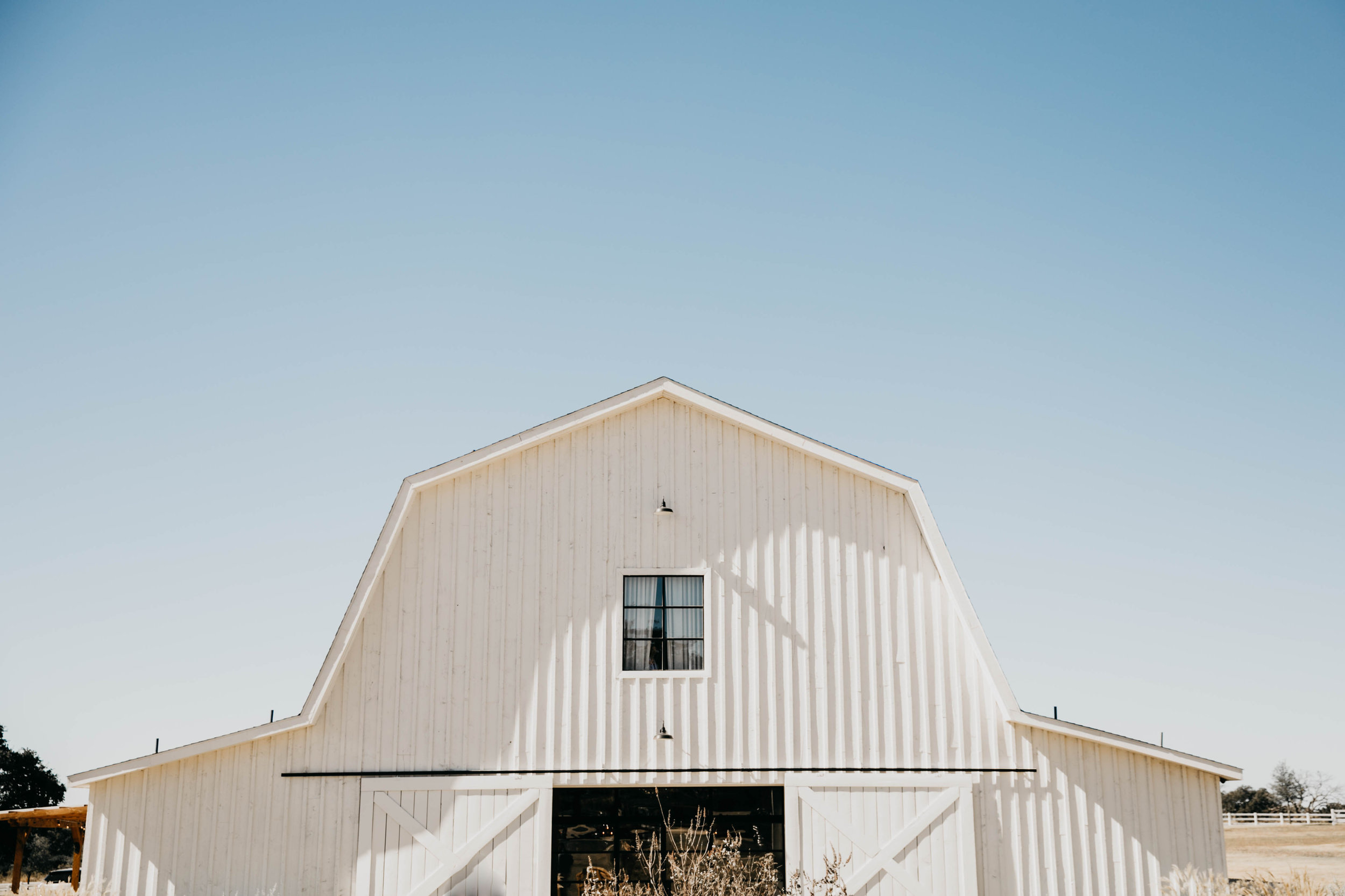 Kendra + Nick -- A White Barn Wedding -- Whitney Justesen Photography-1.jpg