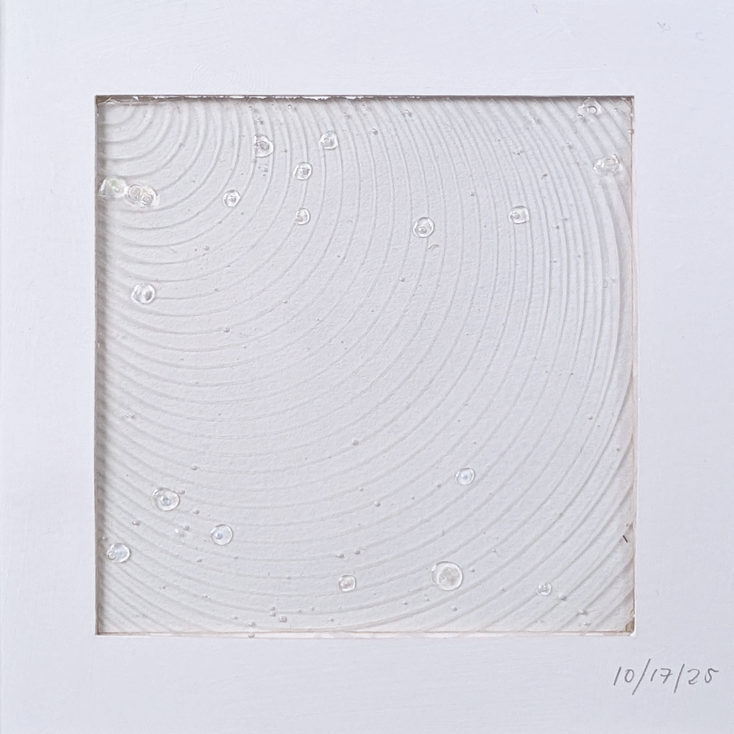 topalign_holodots_white.png
