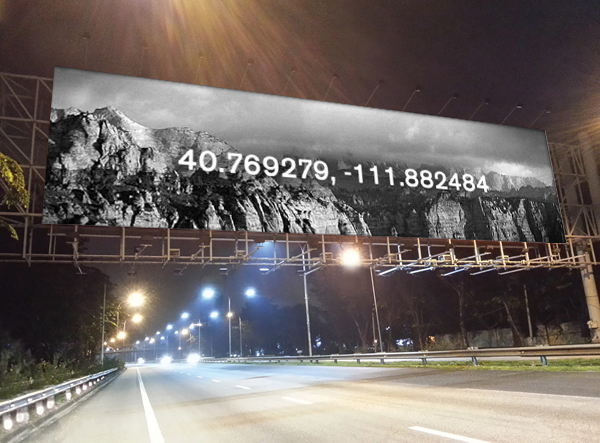 Outdoor-Mockup-Template-07.jpg