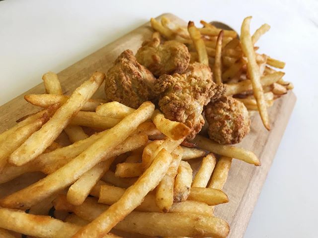 New Boneless wings and fries! Try them or one of our other new appetizers today! #thejunctionpizza #friedfood #mtpleasantpa #bonelesswings #beerbatteredfries #airfryer #yummy #scottdalepa #greensburgpa