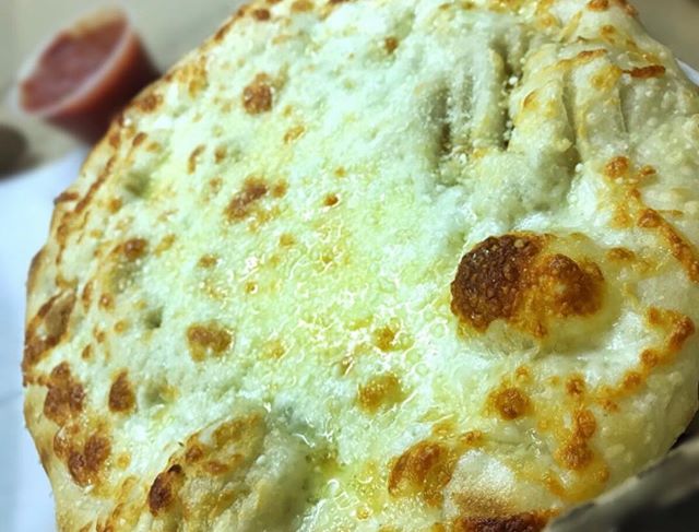 Itβs a βstay in and eat cheesy breadsticksβ kinda fall night! .
.
.
#thejunctionpizza #mtpleasantpa #bestpizzaintown #greensburgpa #thefeedfeed #pizzaporn #foodporn #cheesybreadsticks #fallnight #pittsburghpizza #yummy #delicious #cheesy