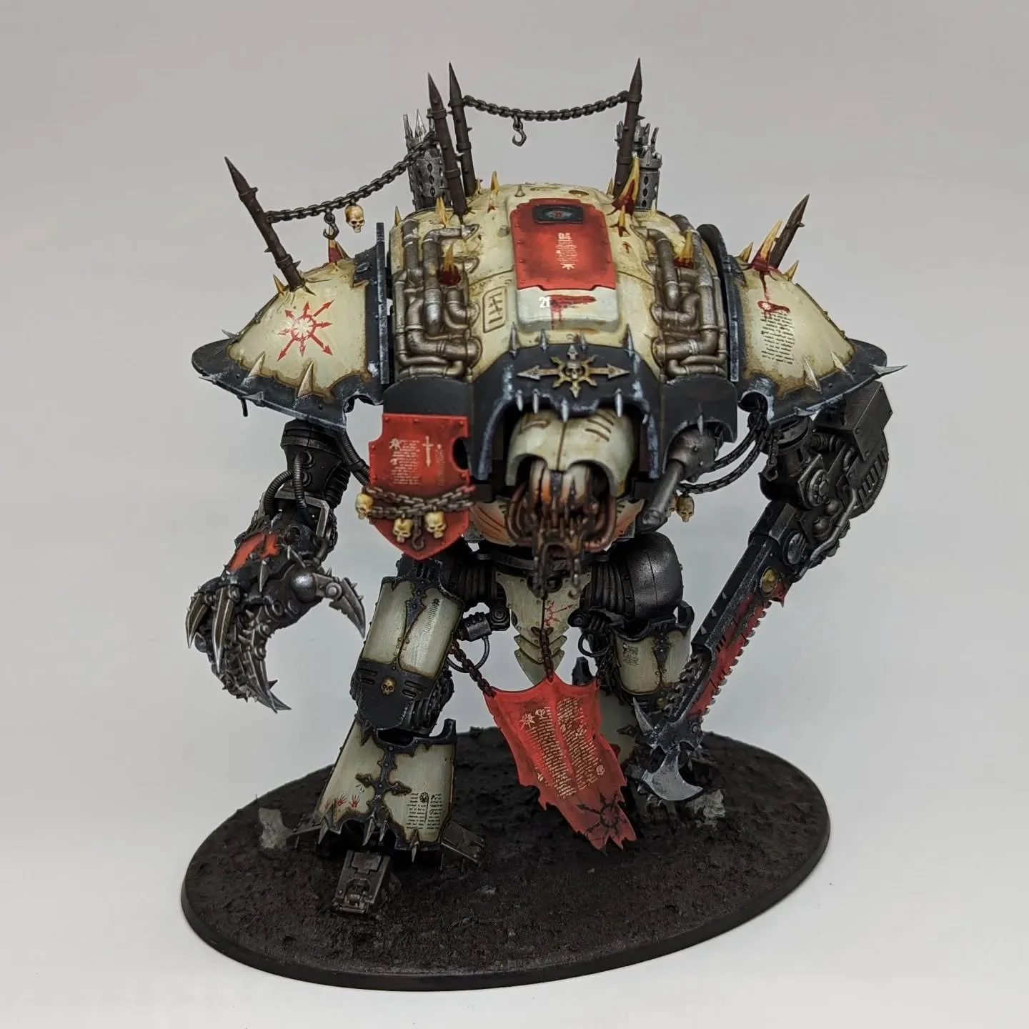 Oh Lawd He Comin. This Chaos knight includes magnetization, acrylic, enamel, and oil paints. Total unit.