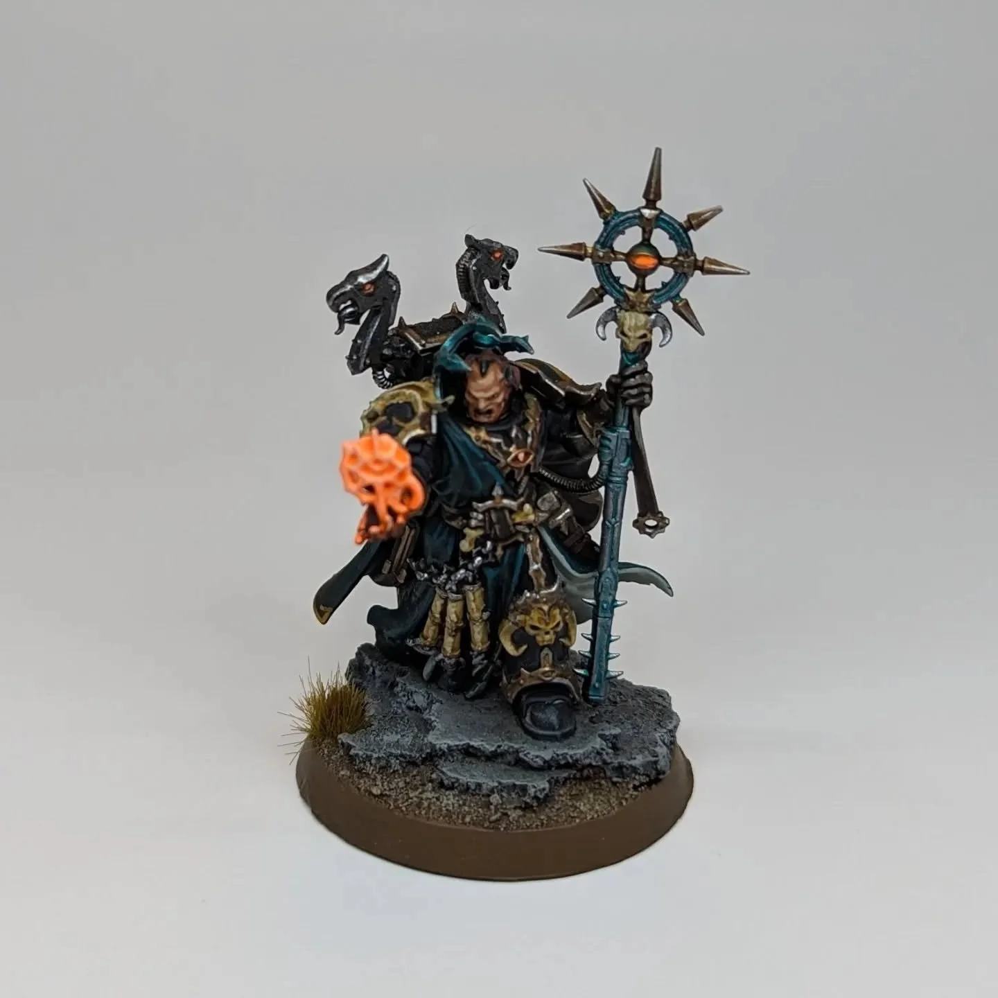 This sorcerer is probably my closest representation of the 'Eavy Metal paint style.