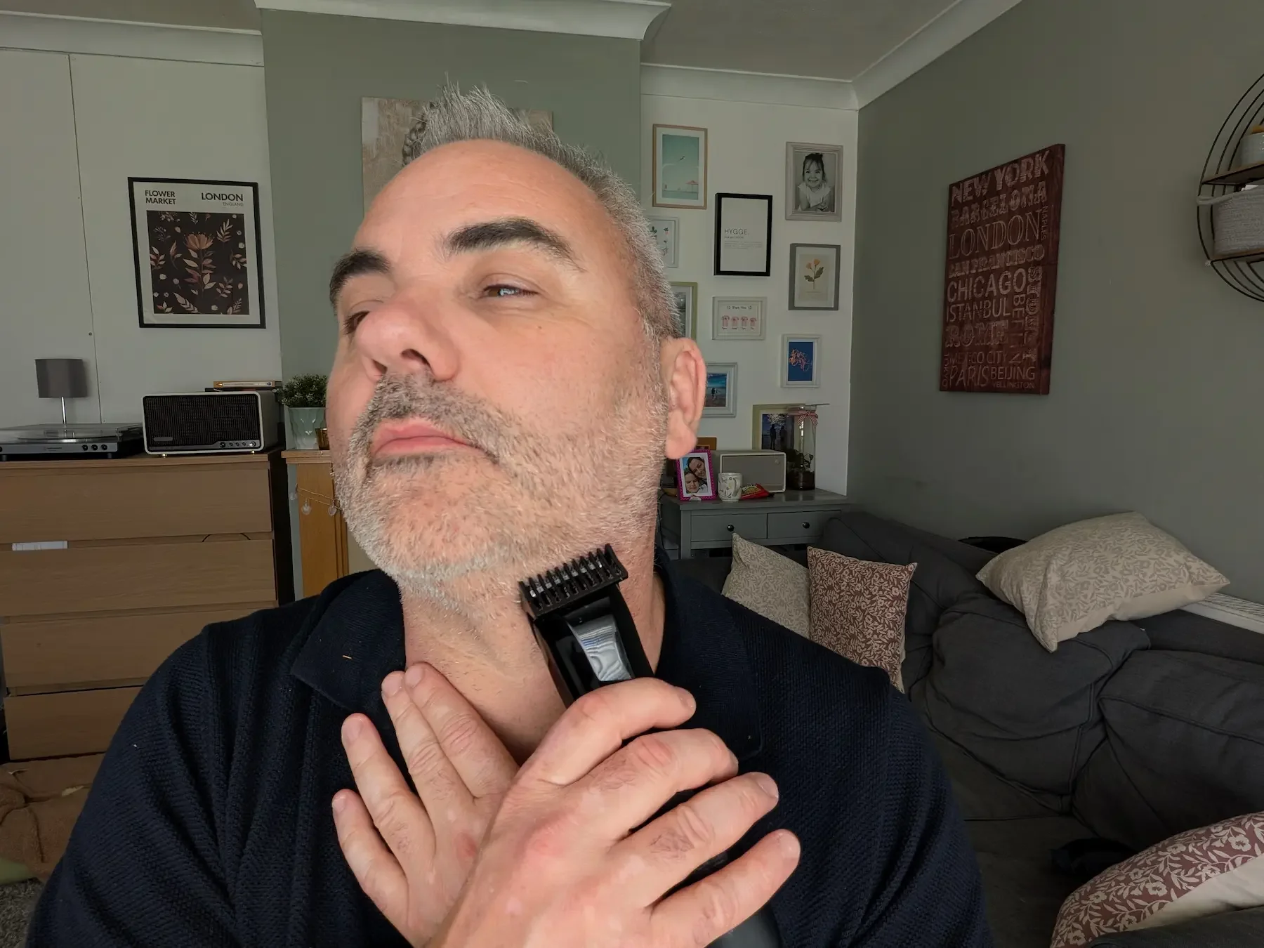 Jerome from Dapper and Groomed using the Manscaped Beard Hedger trimmer on his jawline