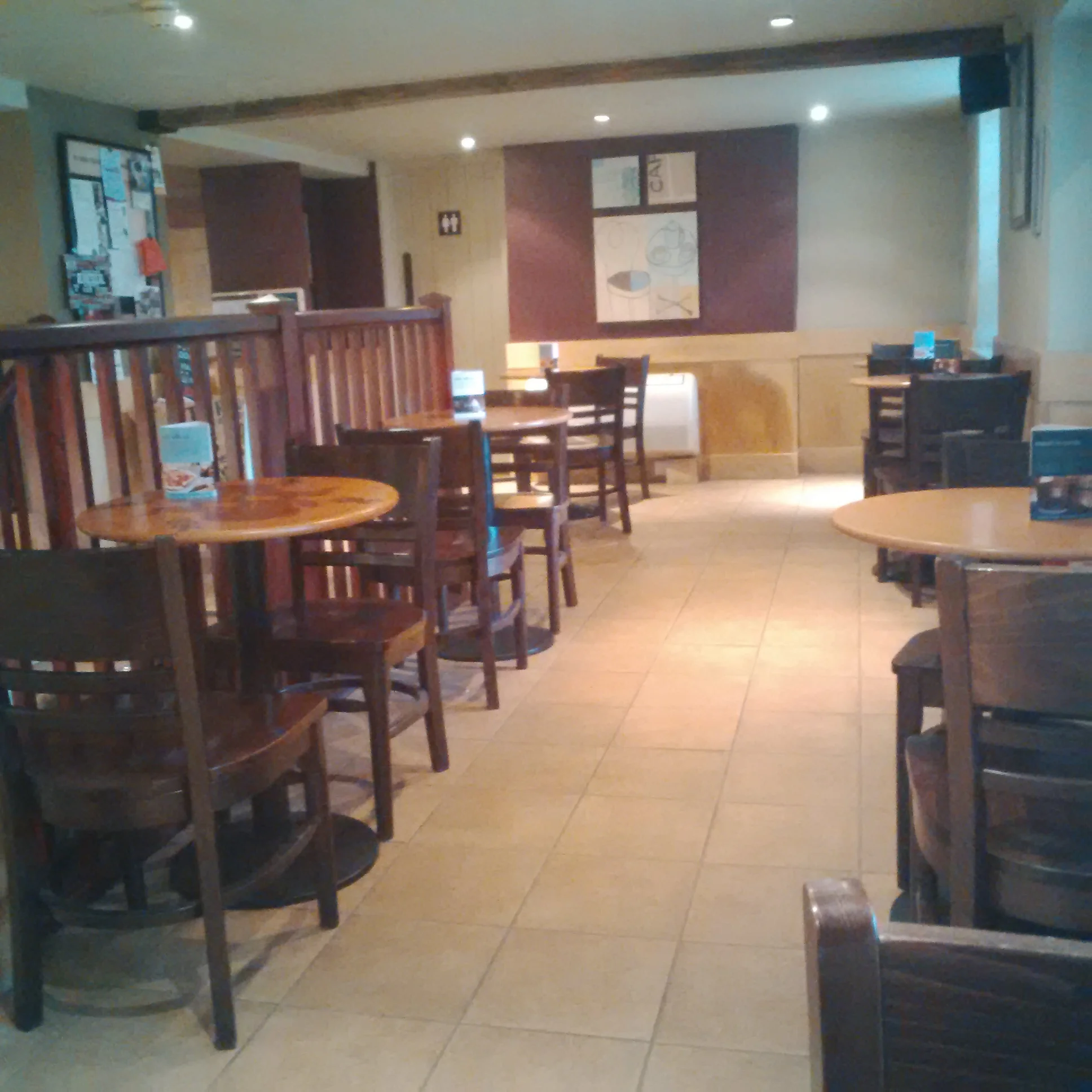 Blackberry Q5 Camera: Indoor...not that great!