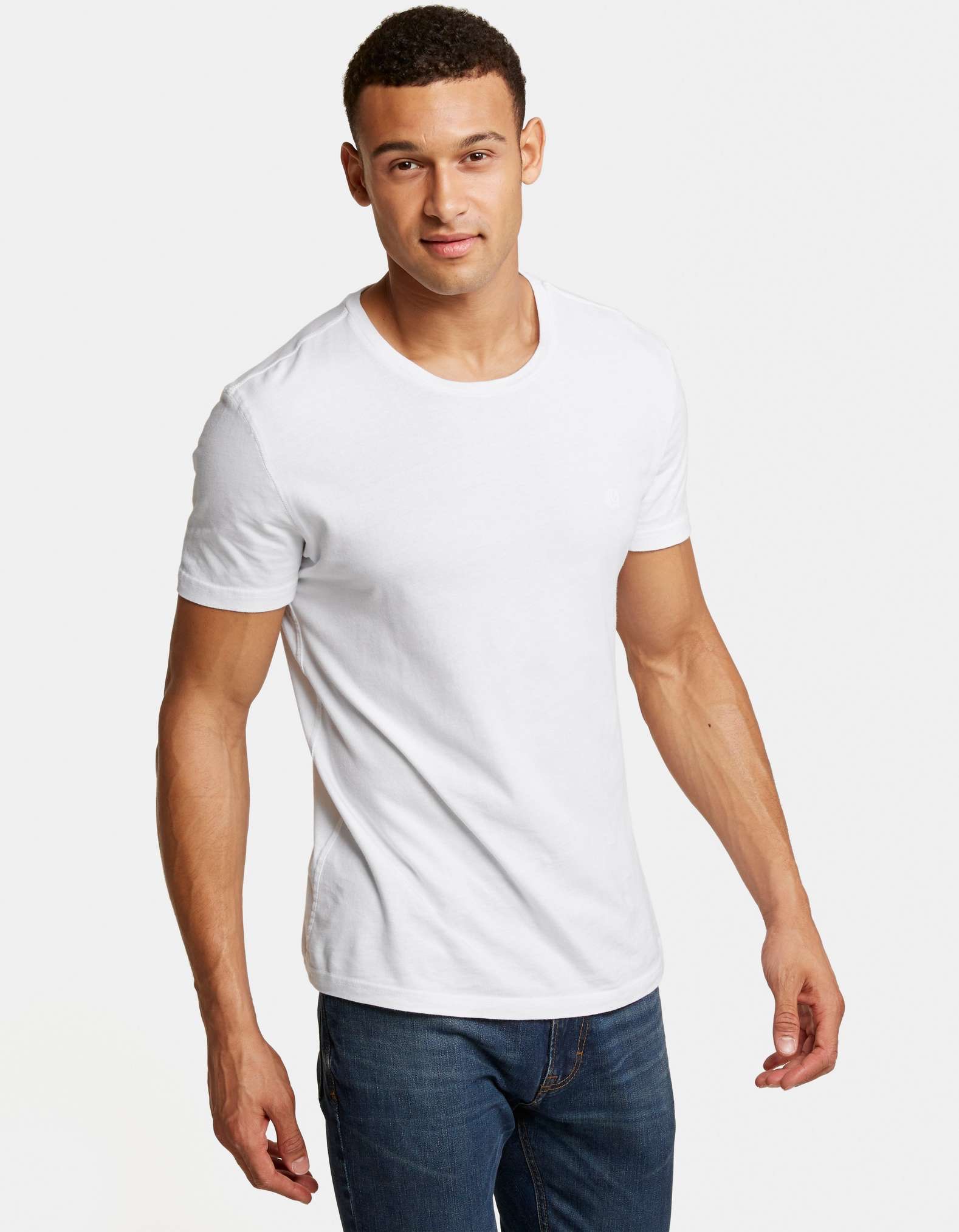 5 Best White T-Shirts for Men-2019 — dapper & groomed