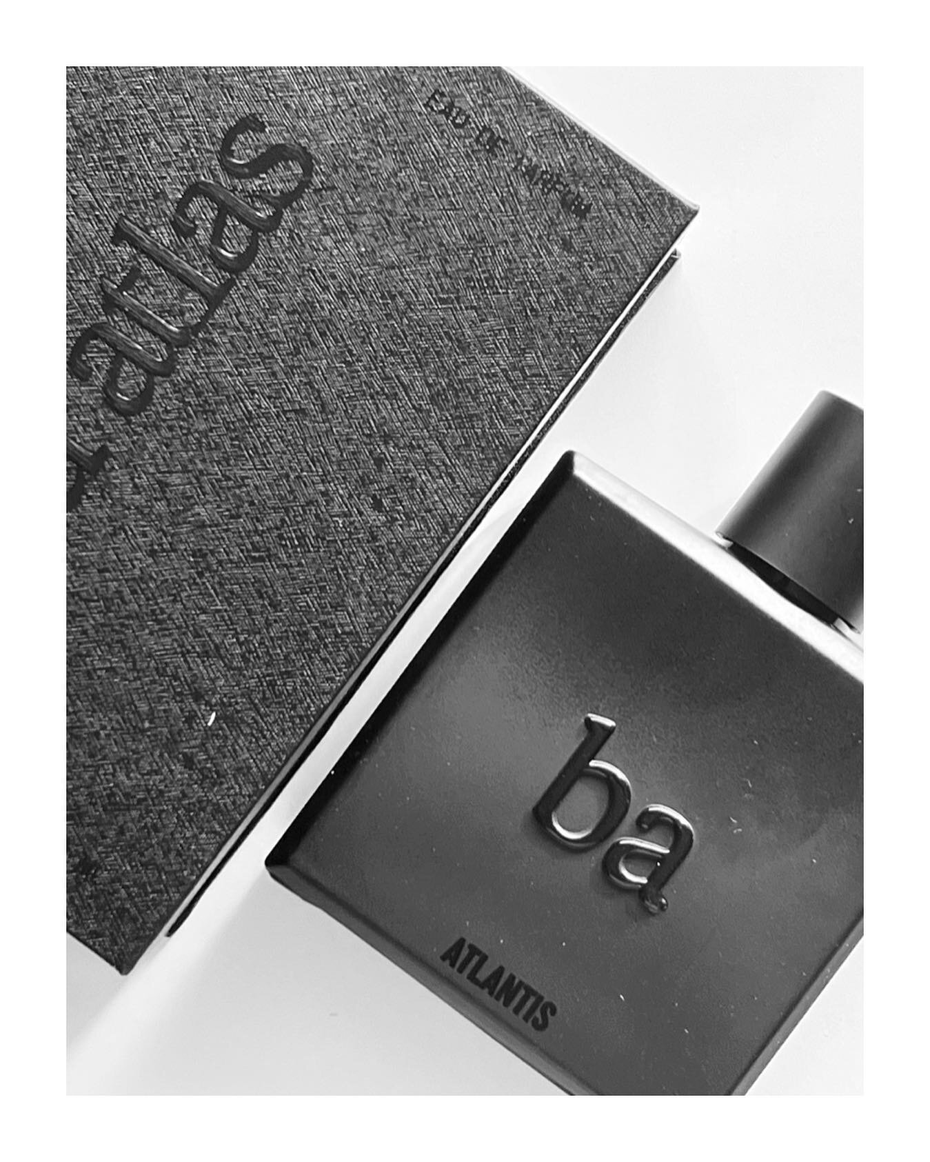 Fresh and a new timeless and classic fragrance for men: Atlantis by @bluatlas 
I really like this long lasting fragrance. It&rsquo;s a green and fresh fragrance that reminds me a little bit to a Lacoste fragrance I used to wear by in mid 90&rsquo;s. 