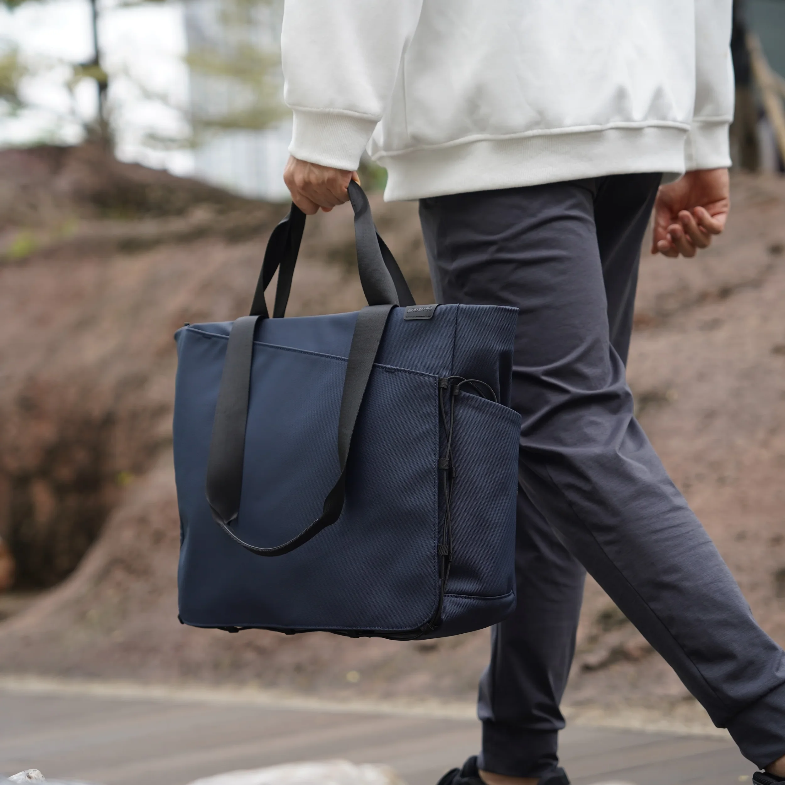 ADD1D Kangaroo Messenger Tote Review: The Tote Bag That Made Me Ditch My Backpack