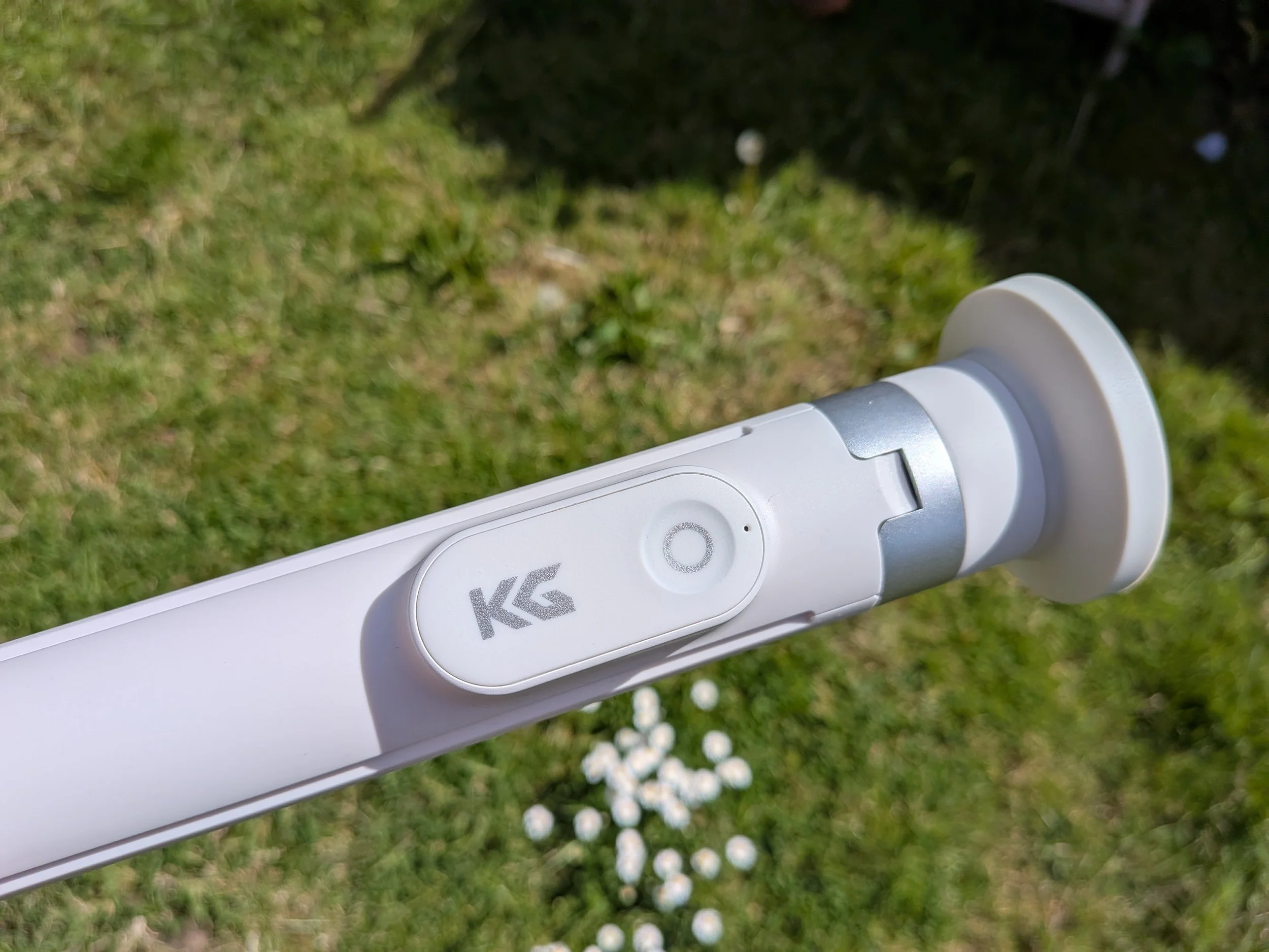 I Used the KraftGeek JustTap Magnetic Tripod Every Day for a Month: My Honest Review