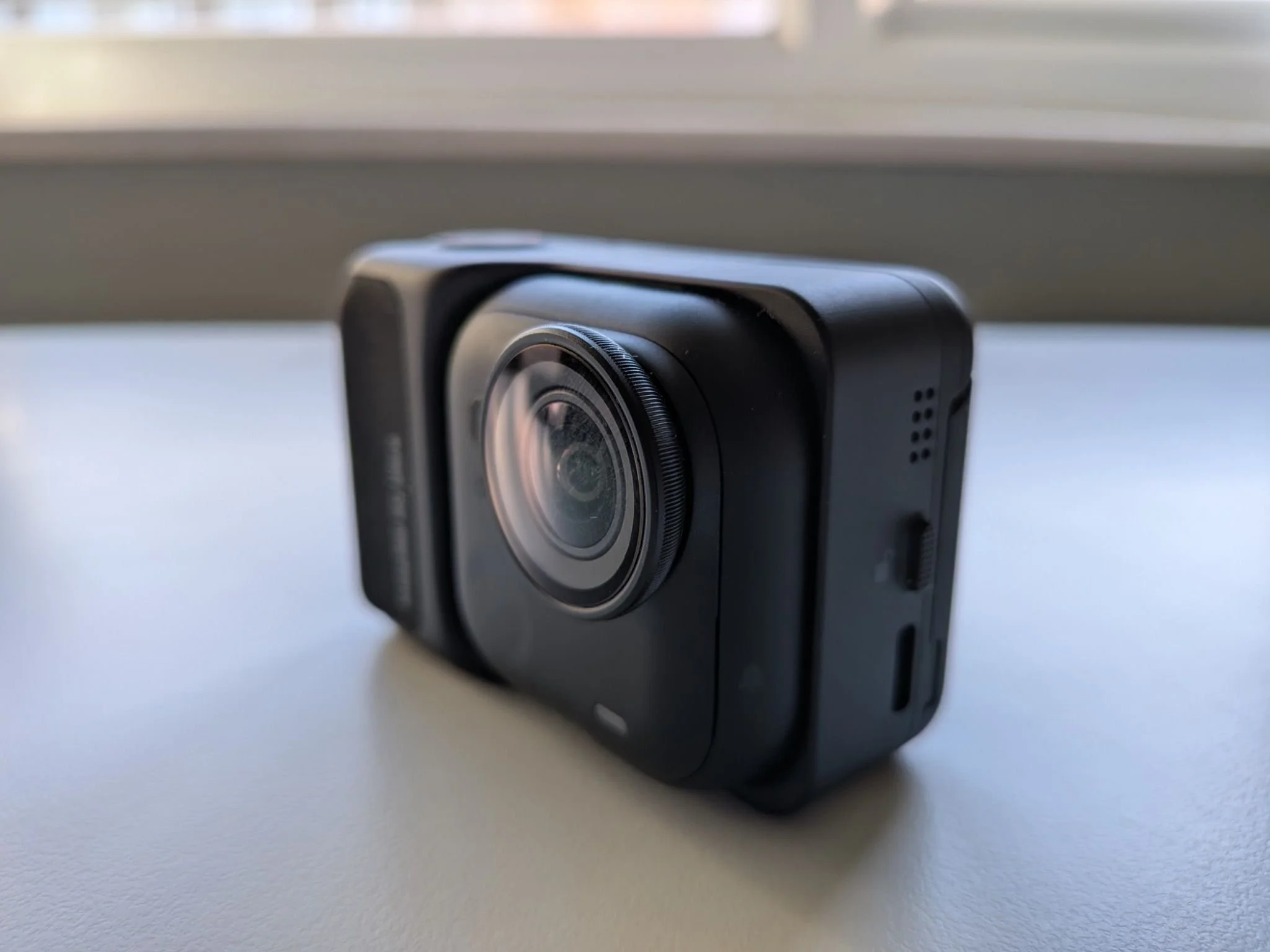 insta360 go ultra front lens