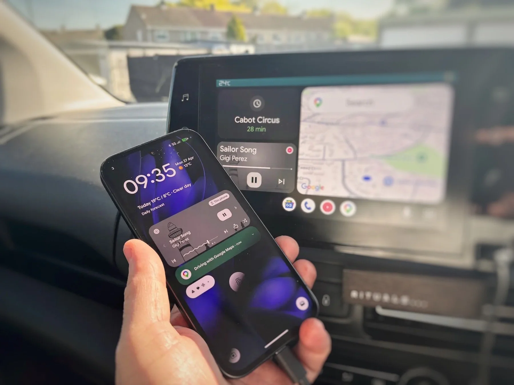 I Swapped My iPhone 15 Plus for a Google Pixel 9A: Confessions of a Green Bubble Guy