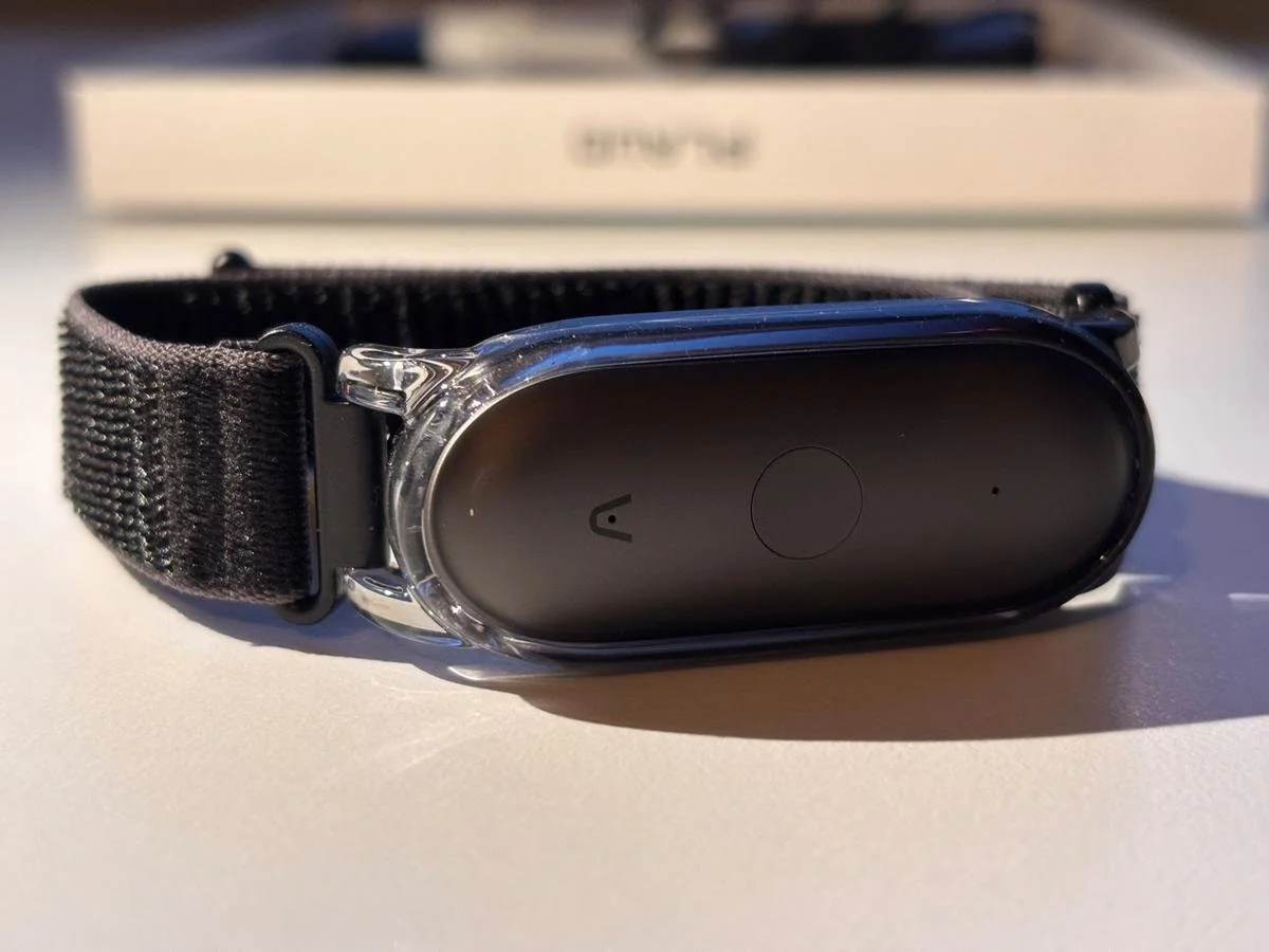 Plaud NotePin S attached to wristband in real-world use