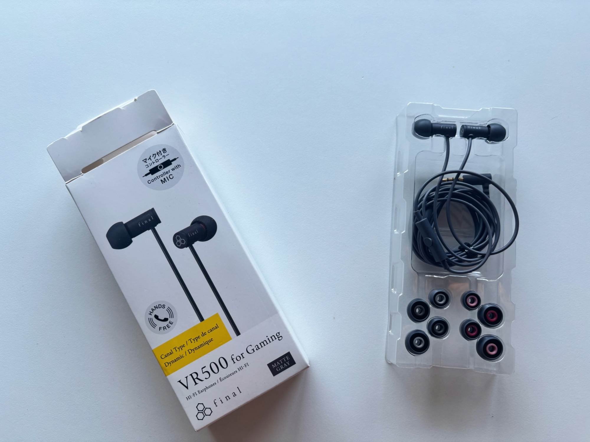 Final VR500 gaming earphones in their packaging with multiple ear tip sizes displayed beside the box.