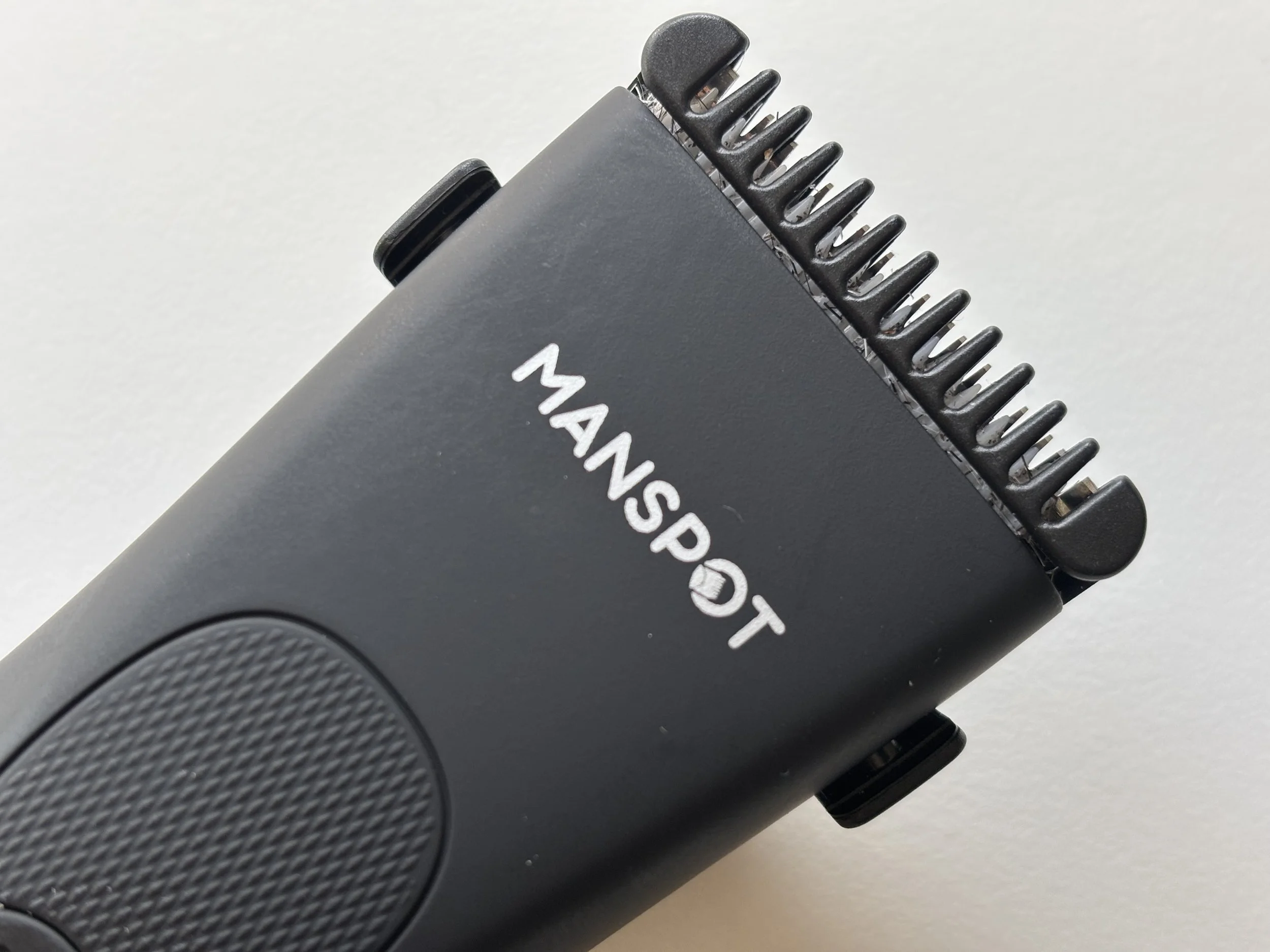 Manspot body hair trimmer ceramic blade