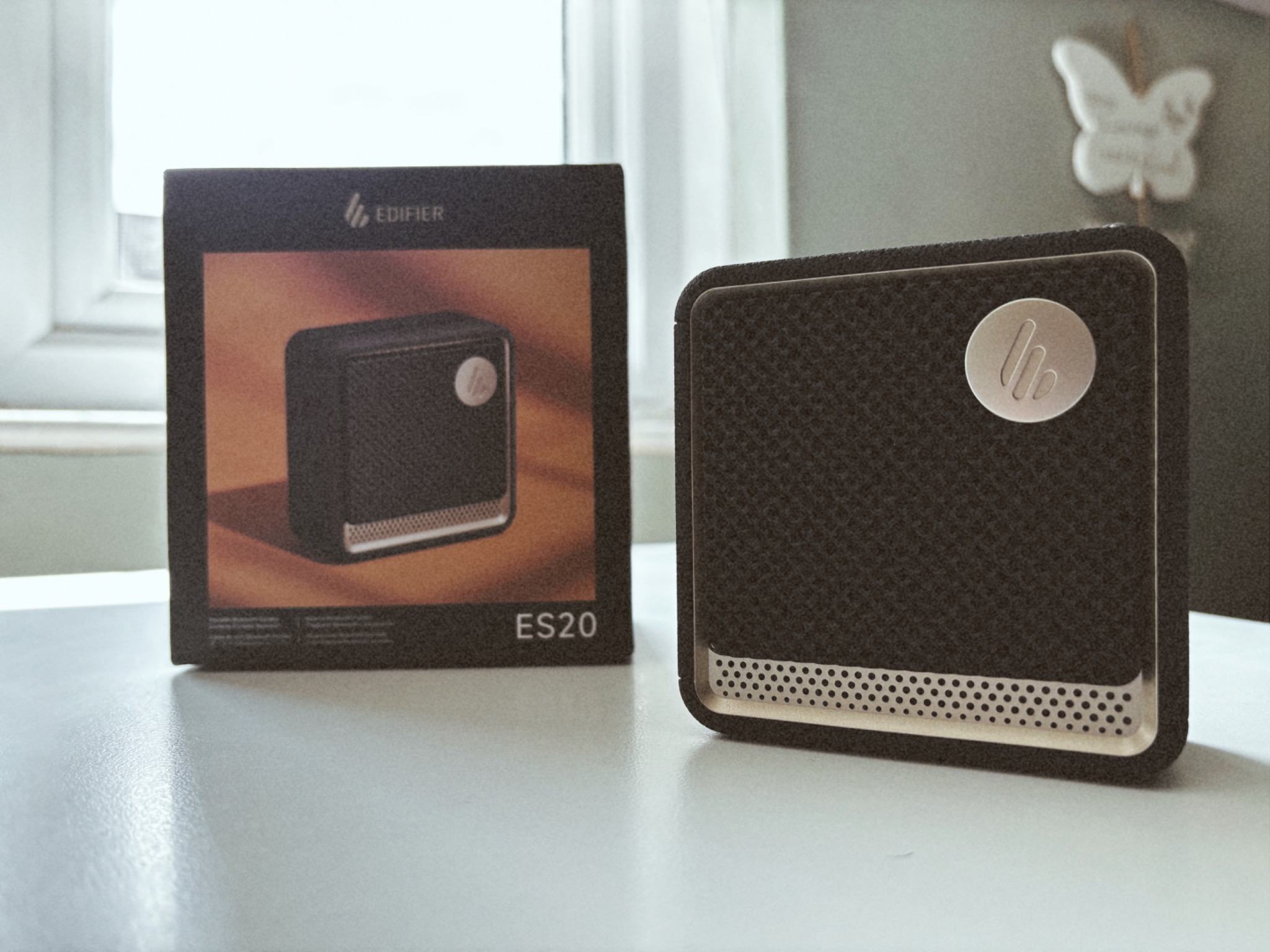 Edifier ES20 Review – Powerful Portable Speaker with a Retro Look