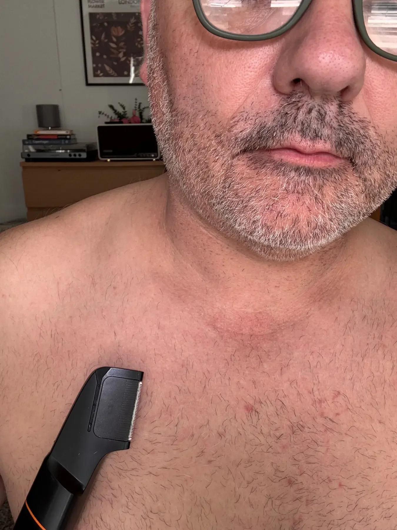 Hands-on testing of the Maxgroom V-blade attachment for body hair maintenance.