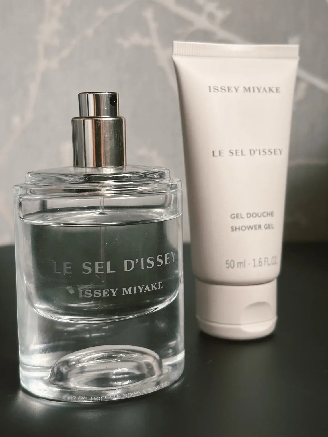 Le Sel d’Issey by Issey Miyake with matching shower gel – minimalist fragrance presentation