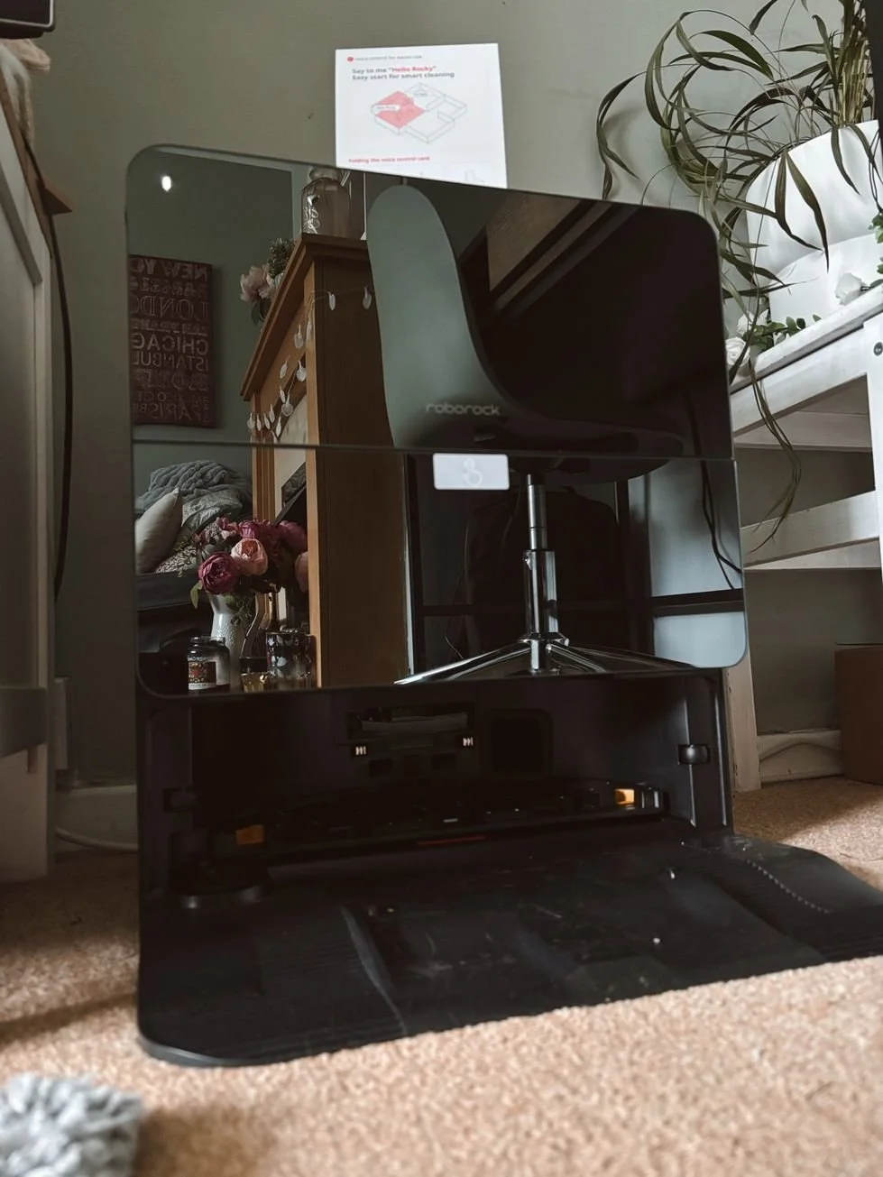 Full view of Roborock Saros 10 premium dock station