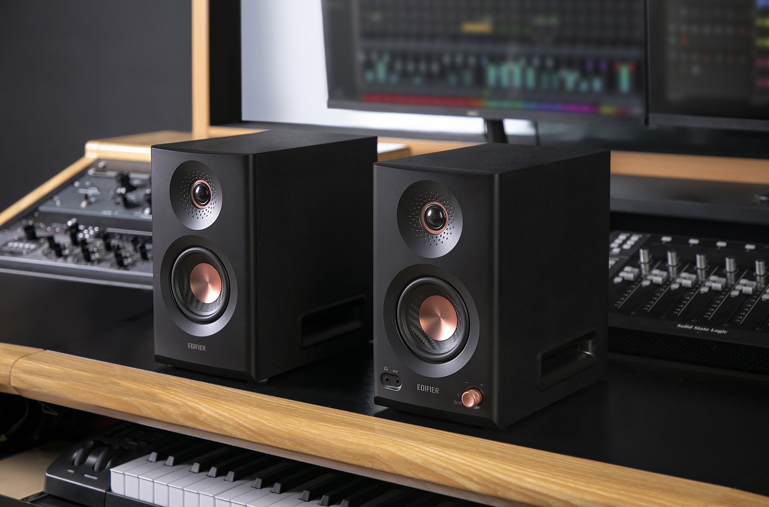 Edifier Launches the New MR5 Studio Monitors