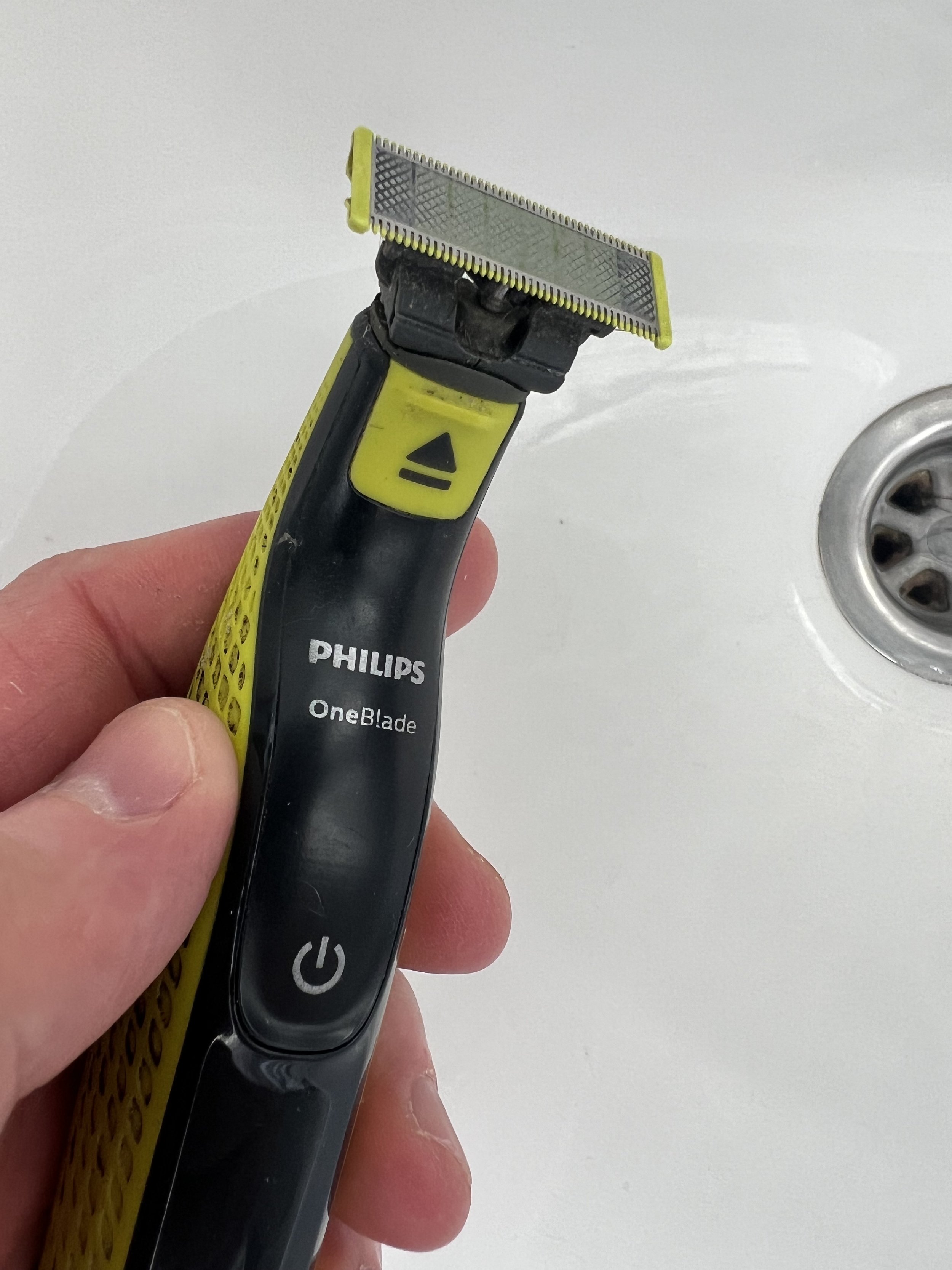 Review Norelco Phillips One Blade. I love this Trimmer DAPPER GROOMED