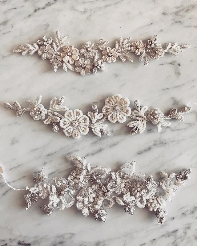 Qui&eacute;n ama los encajes bordados a mano como yo? &hearts;️
.
.
.
#casamiento #boda #novia #novias #tocado #tocados #tocadodenovia #accesorios #hechoamano #noviasargentinas #wedding #bride #bridal #bridalheadpiece #headpiece #hairpiece #hairvine 