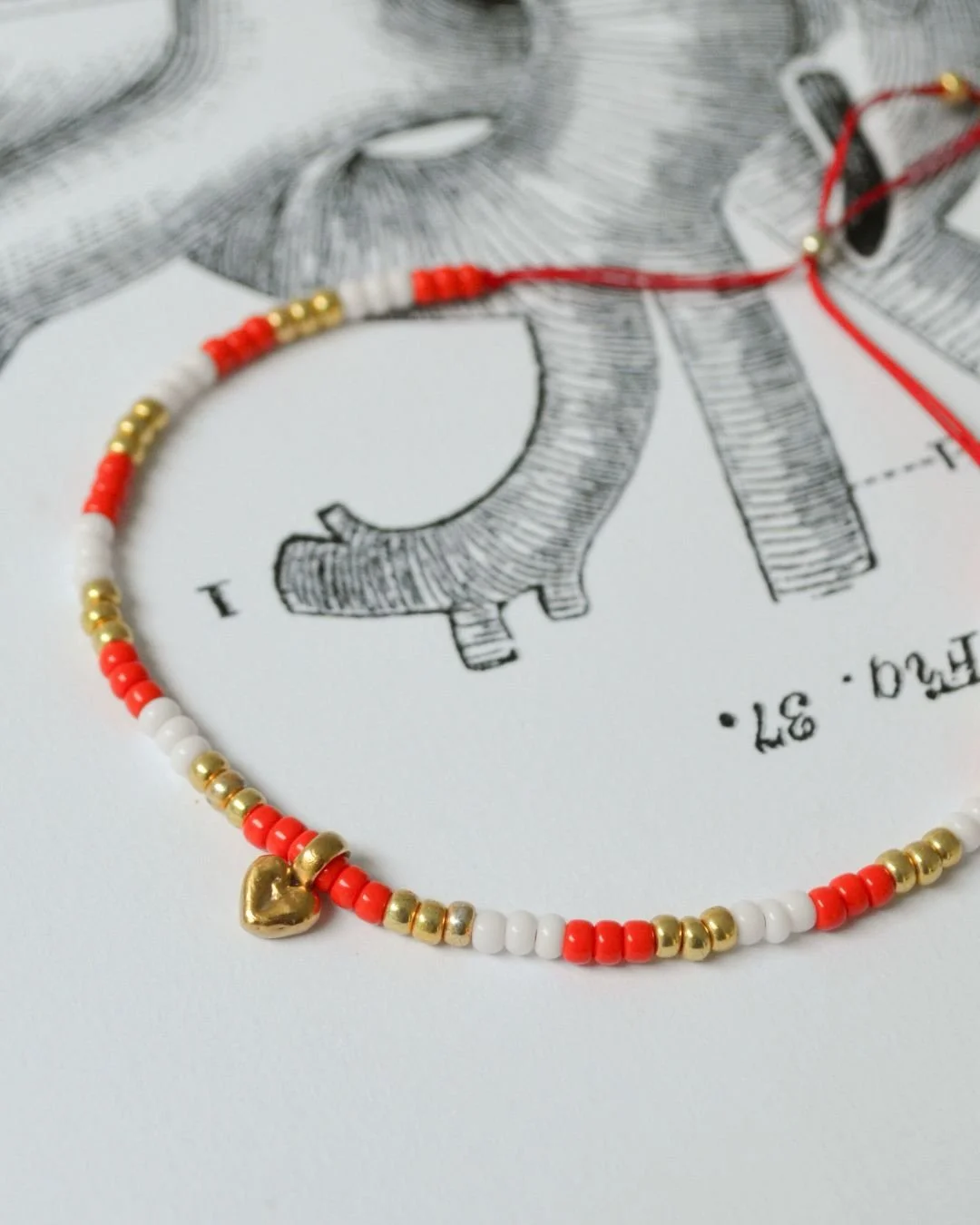 ❤️ NEW ❤️ NEW ❤️ NEW ❤️
Launching a gorgeous new beaded Heart of Gold bracelet for #heartmonth this year. 

Beautiful @goldheartedclub and I have designed a new colour way for our perfectly imperfect heart bracelet to raise awareness on heart disease
