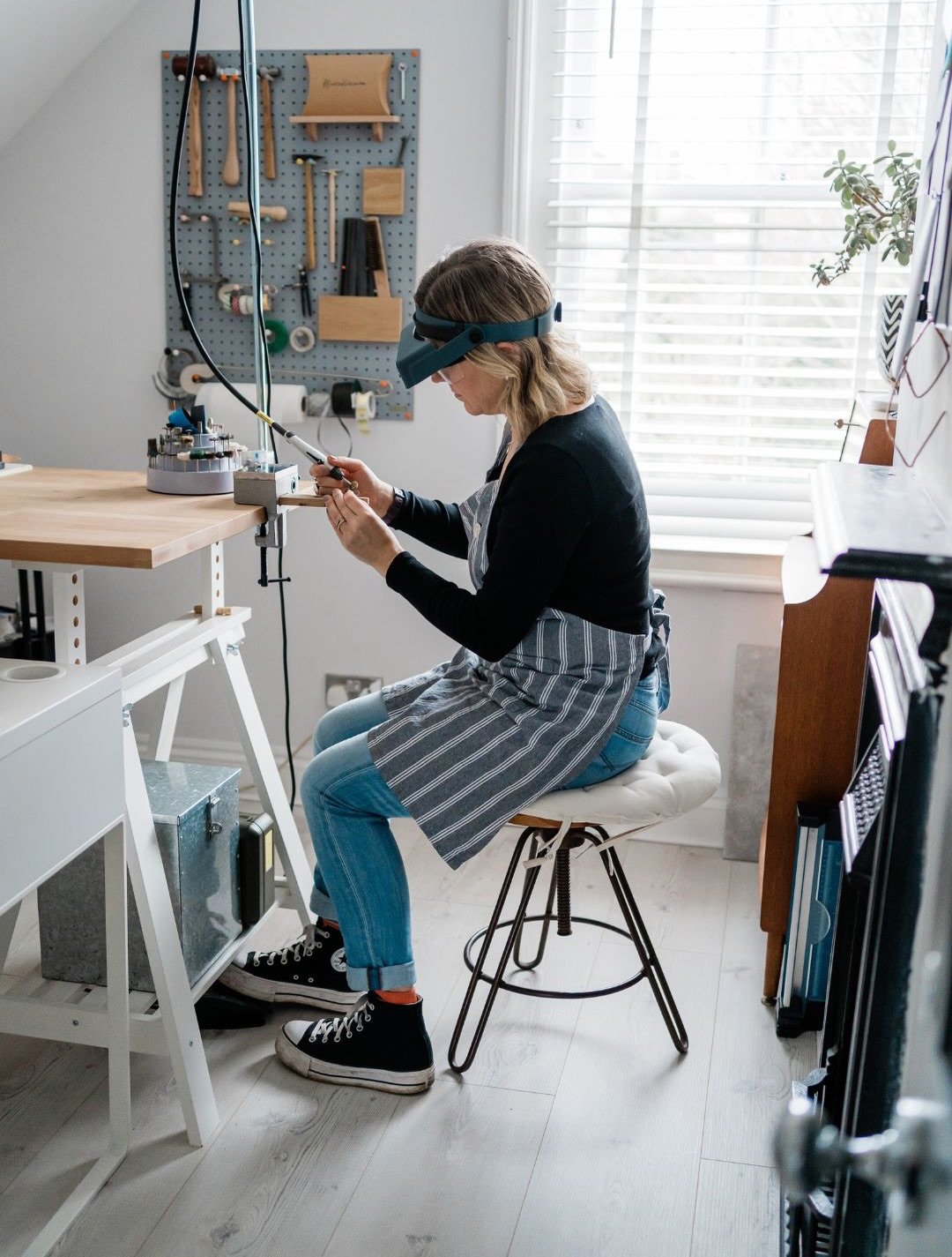 Come join me for a quick tour! 🖤 Welcome to my little studio in Tunbridge Wells&hellip;
.
It&rsquo;s not a big space, but it works. This is where I create and run all things Narratorium. It&rsquo;s only a small room, with little corners for making, 