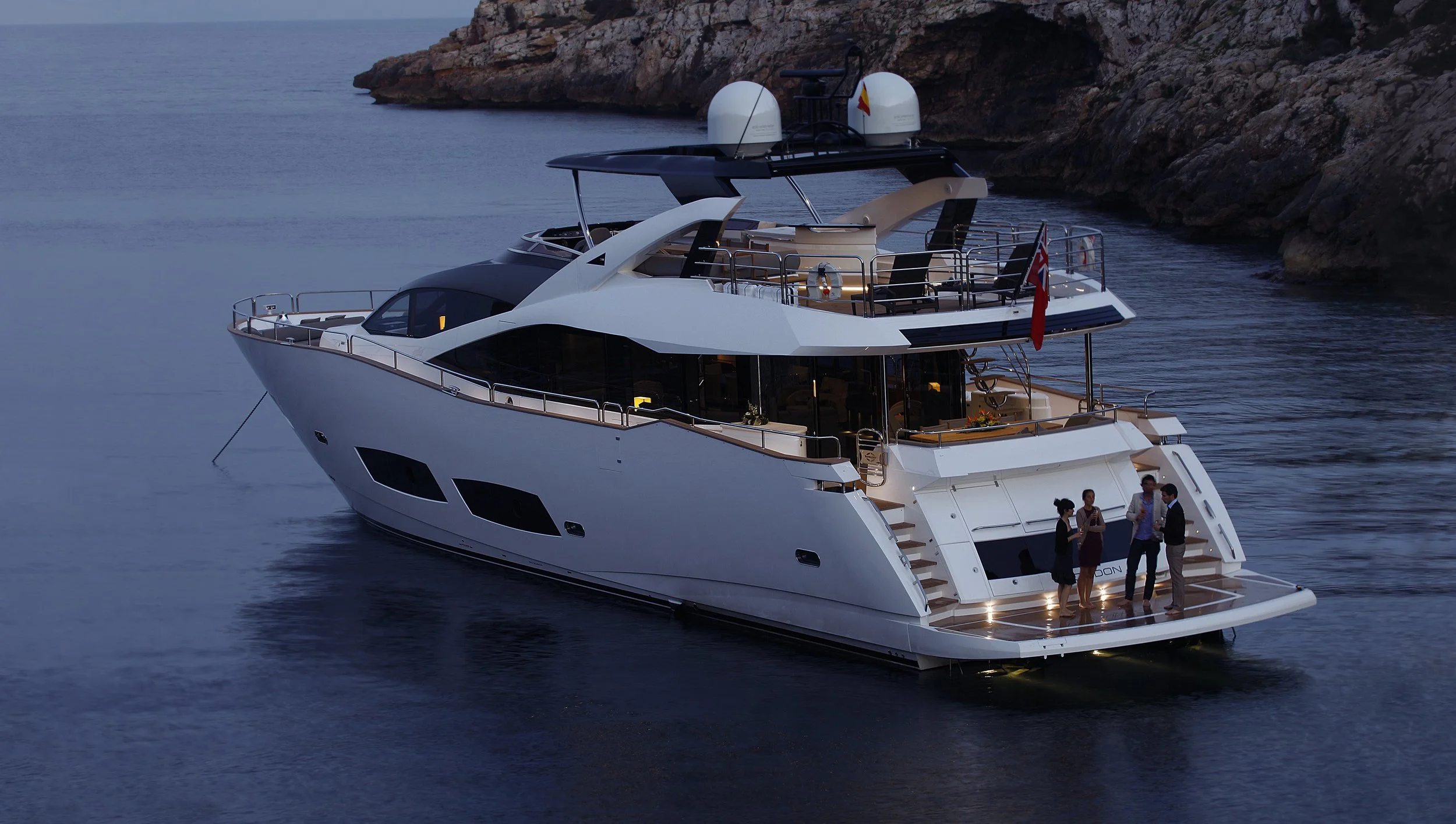 futuristicyacht.jpg